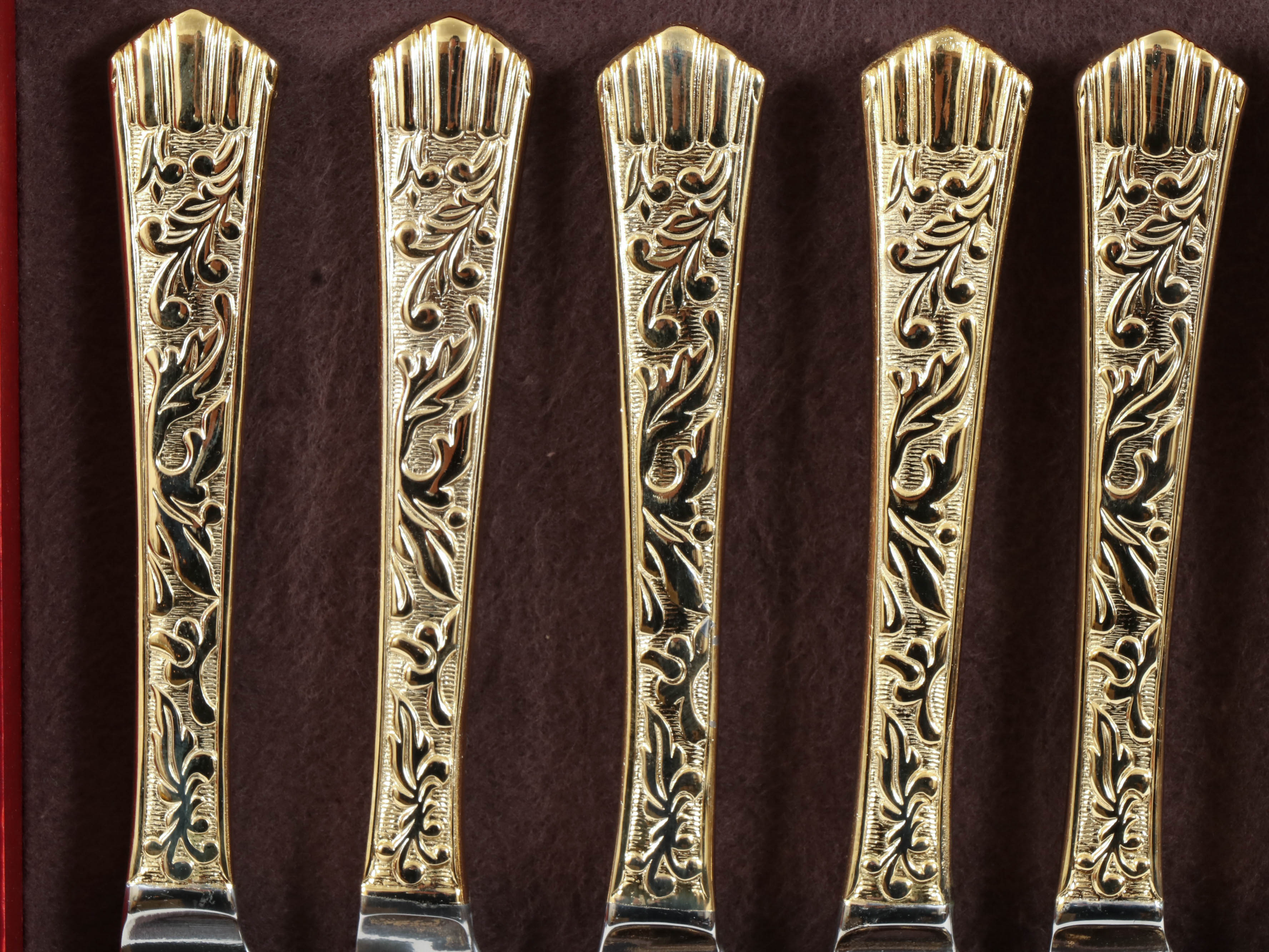 Gold-Tone Scrolling Leaf 12-Piece Flatware Set with Storage Case