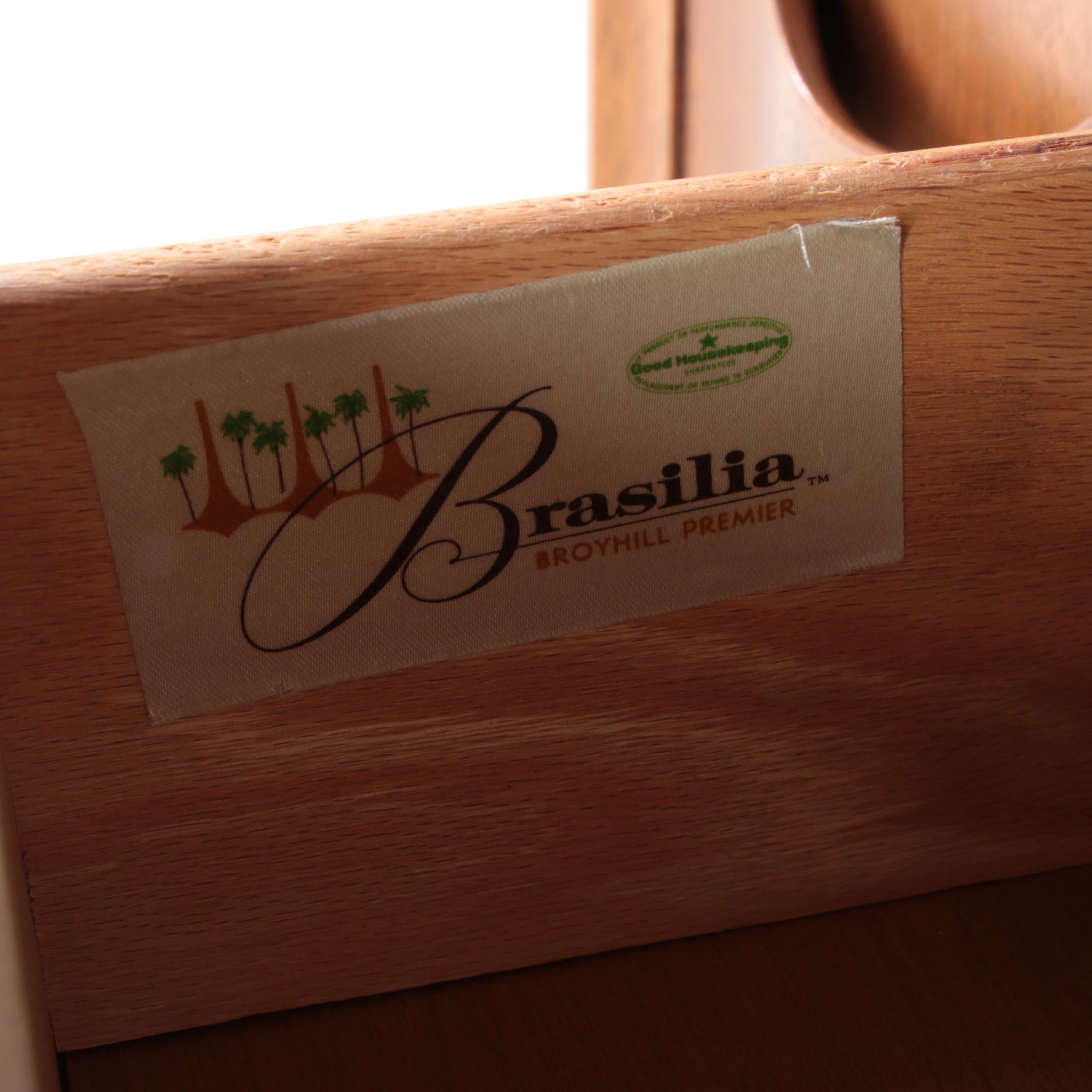 Broyhill Mid Century Modern Walnut 2-Piece China Cabinet, Mid 20th Century