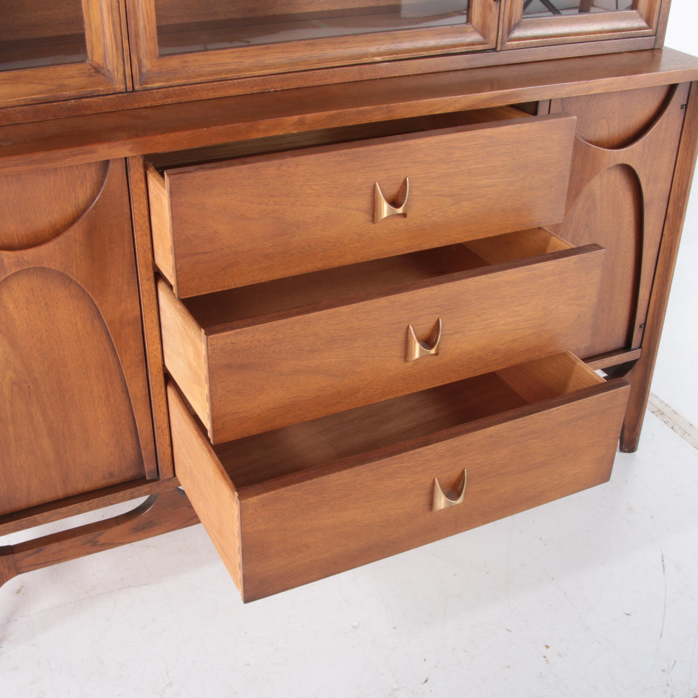 Broyhill Mid Century Modern Walnut 2-Piece China Cabinet, Mid 20th Century