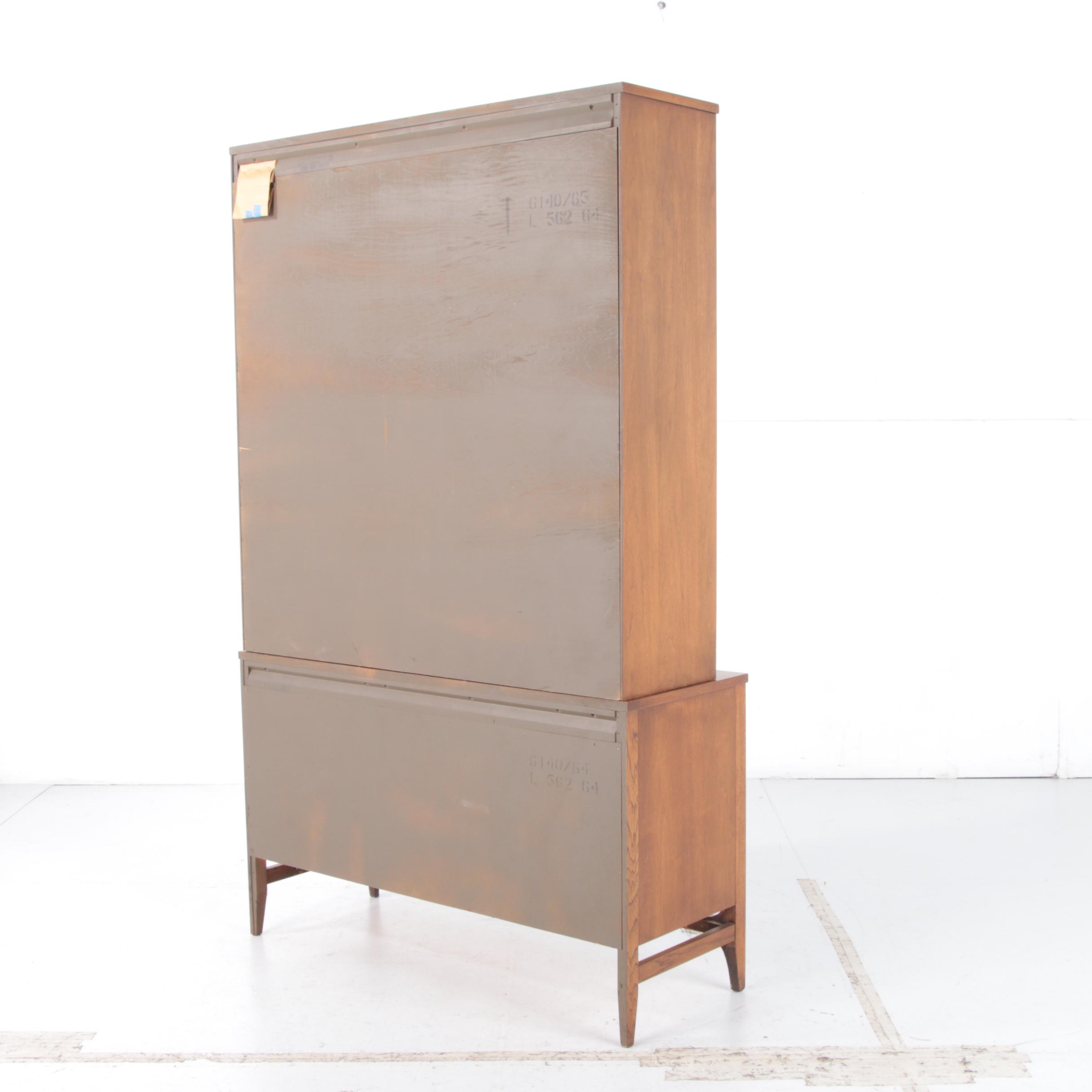 Broyhill Mid Century Modern Walnut 2-Piece China Cabinet, Mid 20th Century