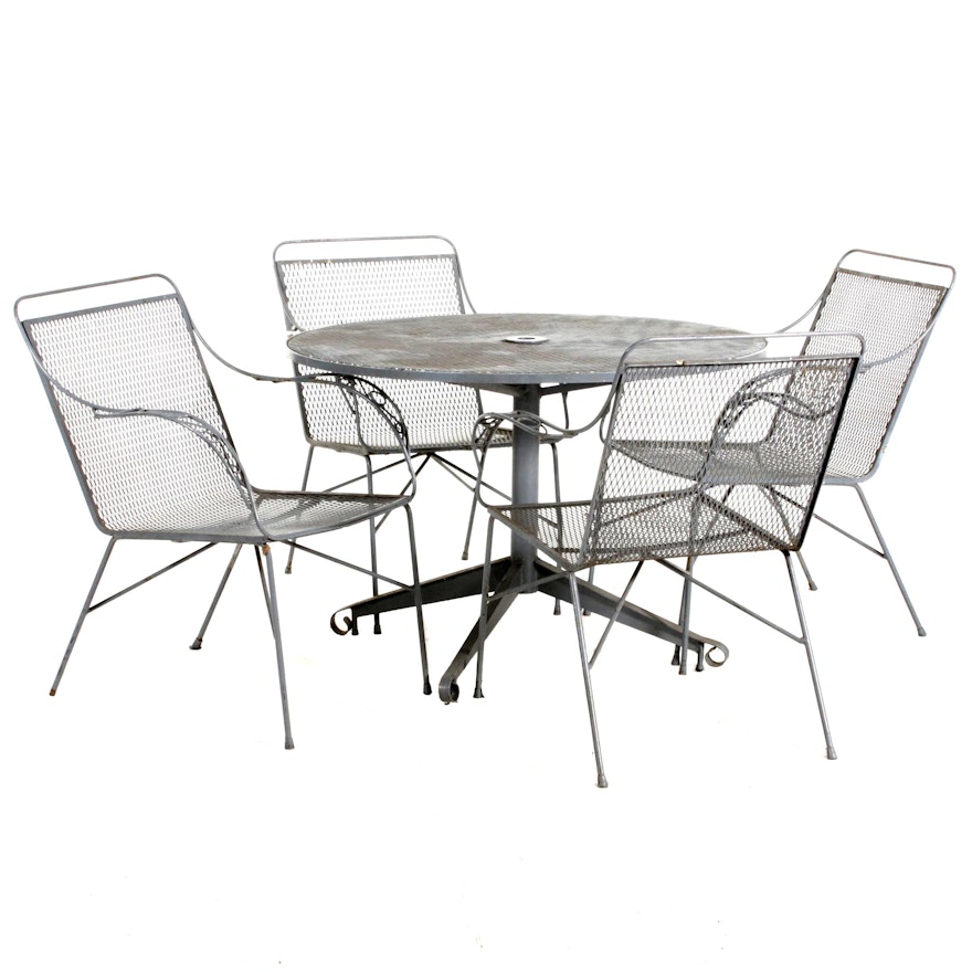 Painted Metal Mesh Patio Dining Table and Chairs, Late 20th Century