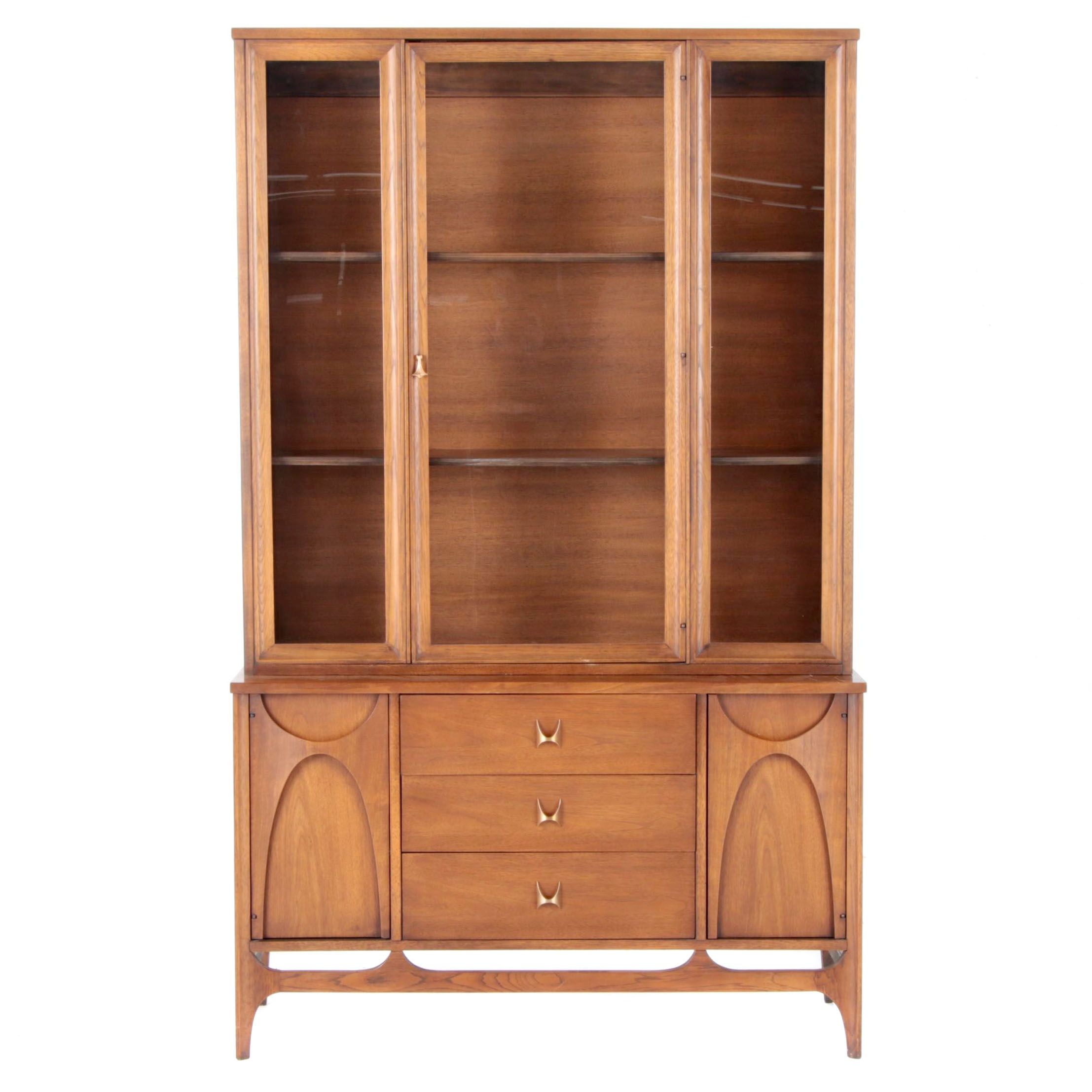 Broyhill Mid Century Modern Walnut 2-Piece China Cabinet, Mid 20th Century