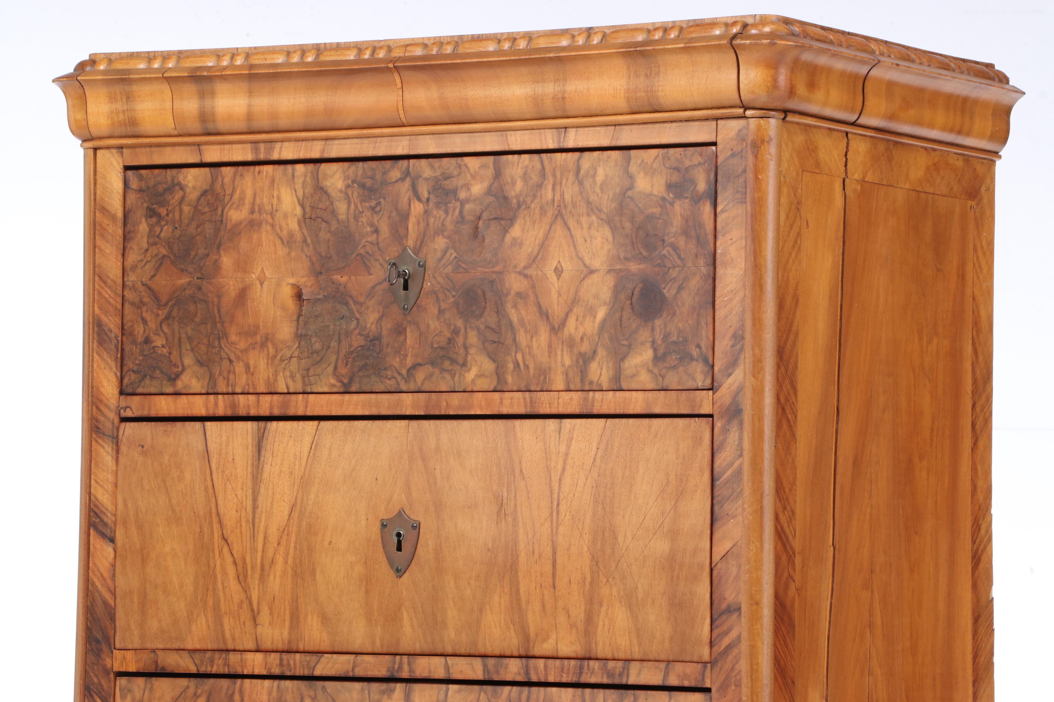 Louis Philippe Figured Walnut Chest of Drawers, Mid-19th Century