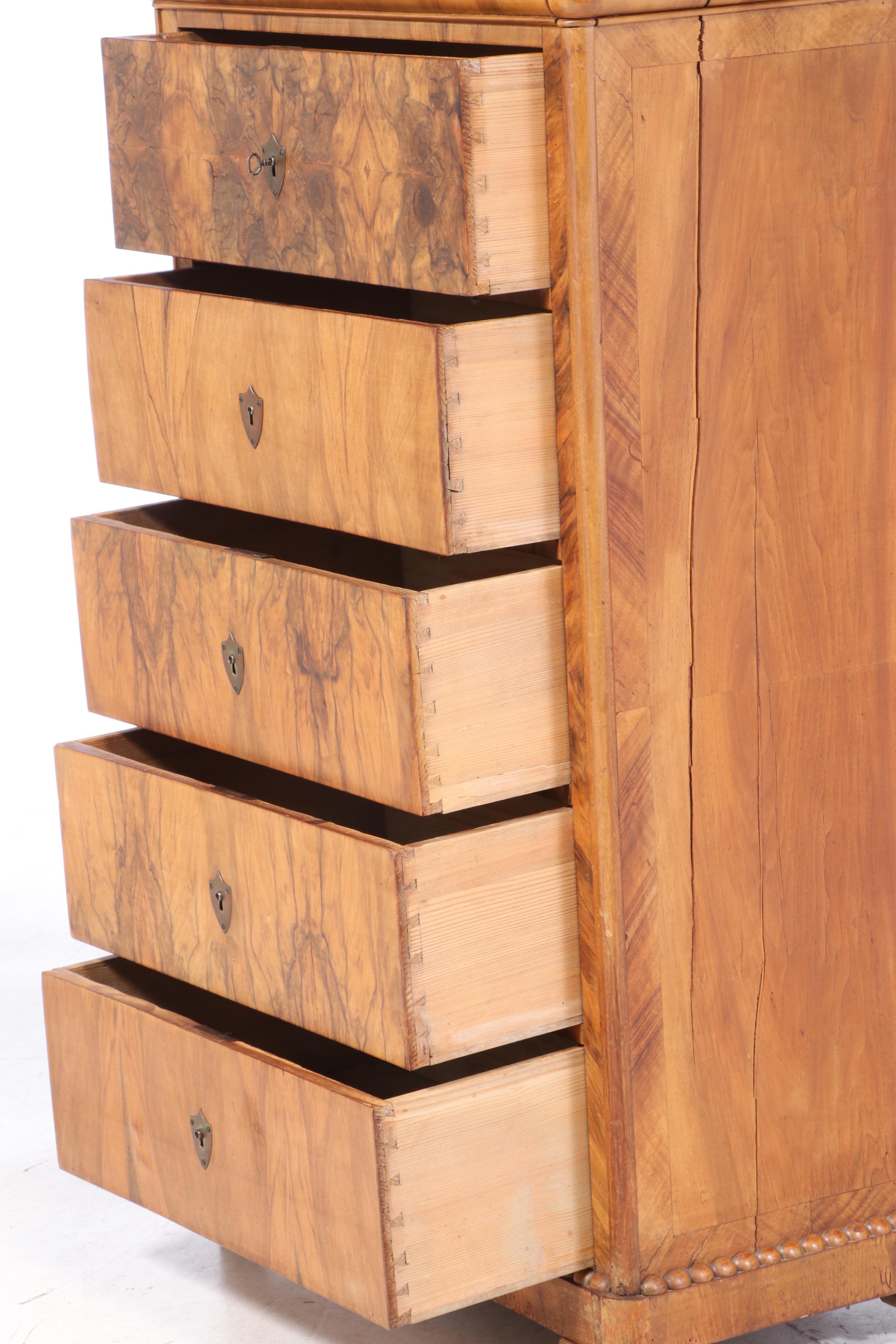 Louis Philippe Figured Walnut Chest of Drawers, Mid-19th Century