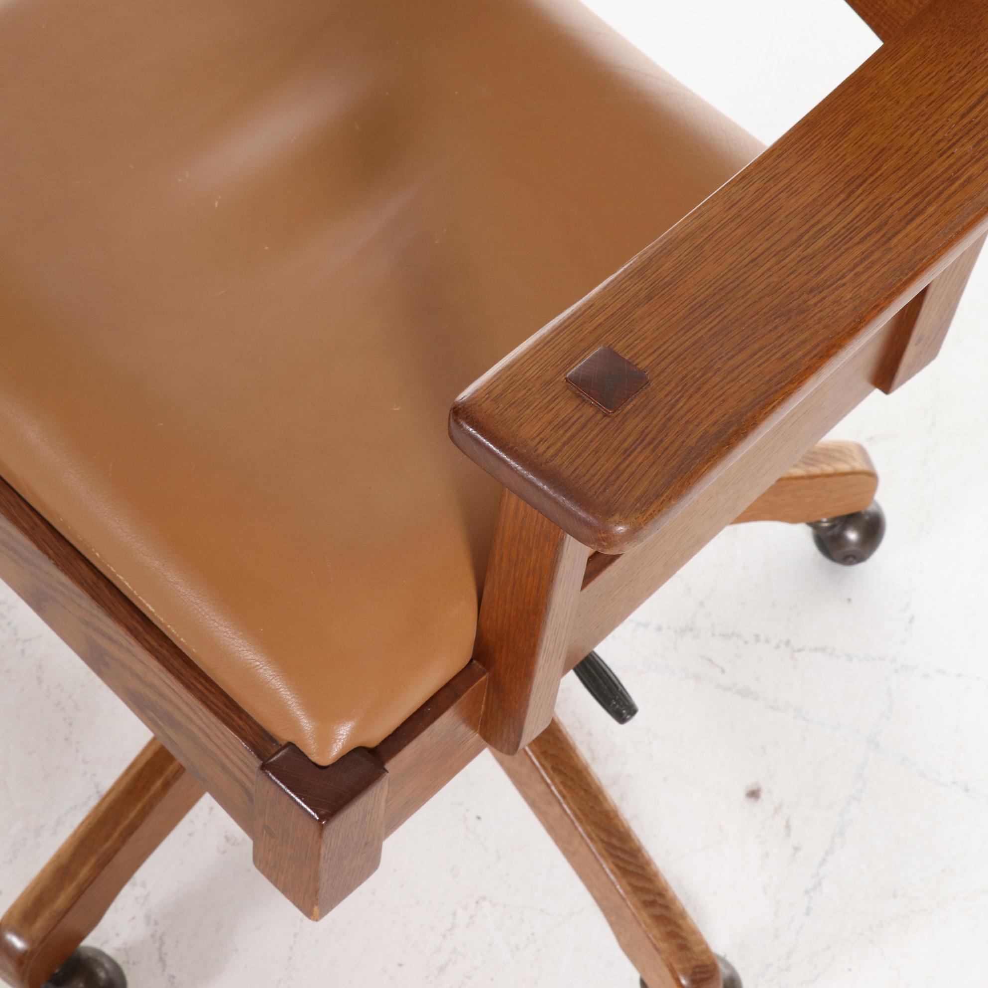 Stickley Craftsman Style Oak Computer Desk and Leather Upholstered Office Chair