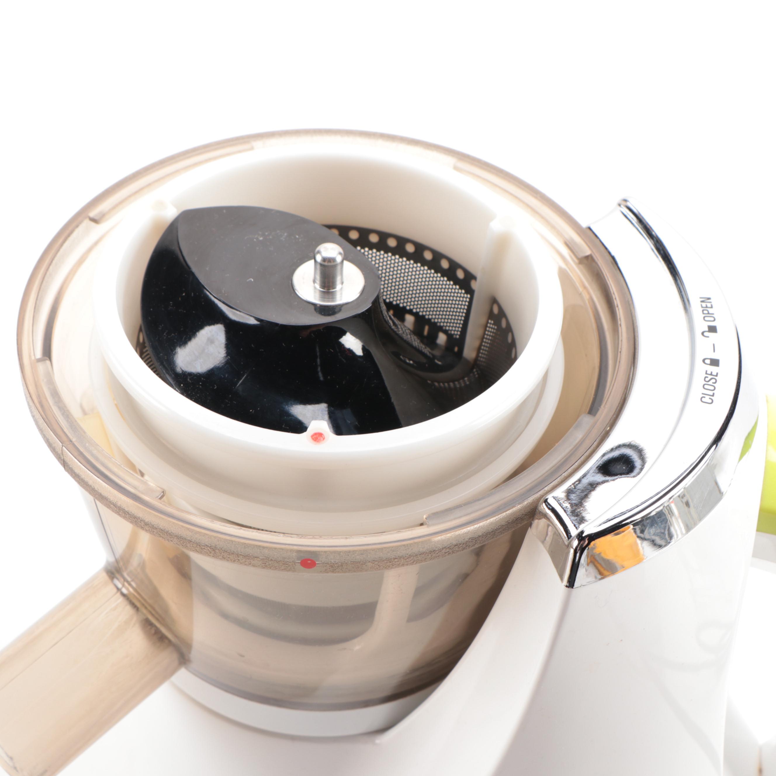 Hurom HU-100 Slow Juicer