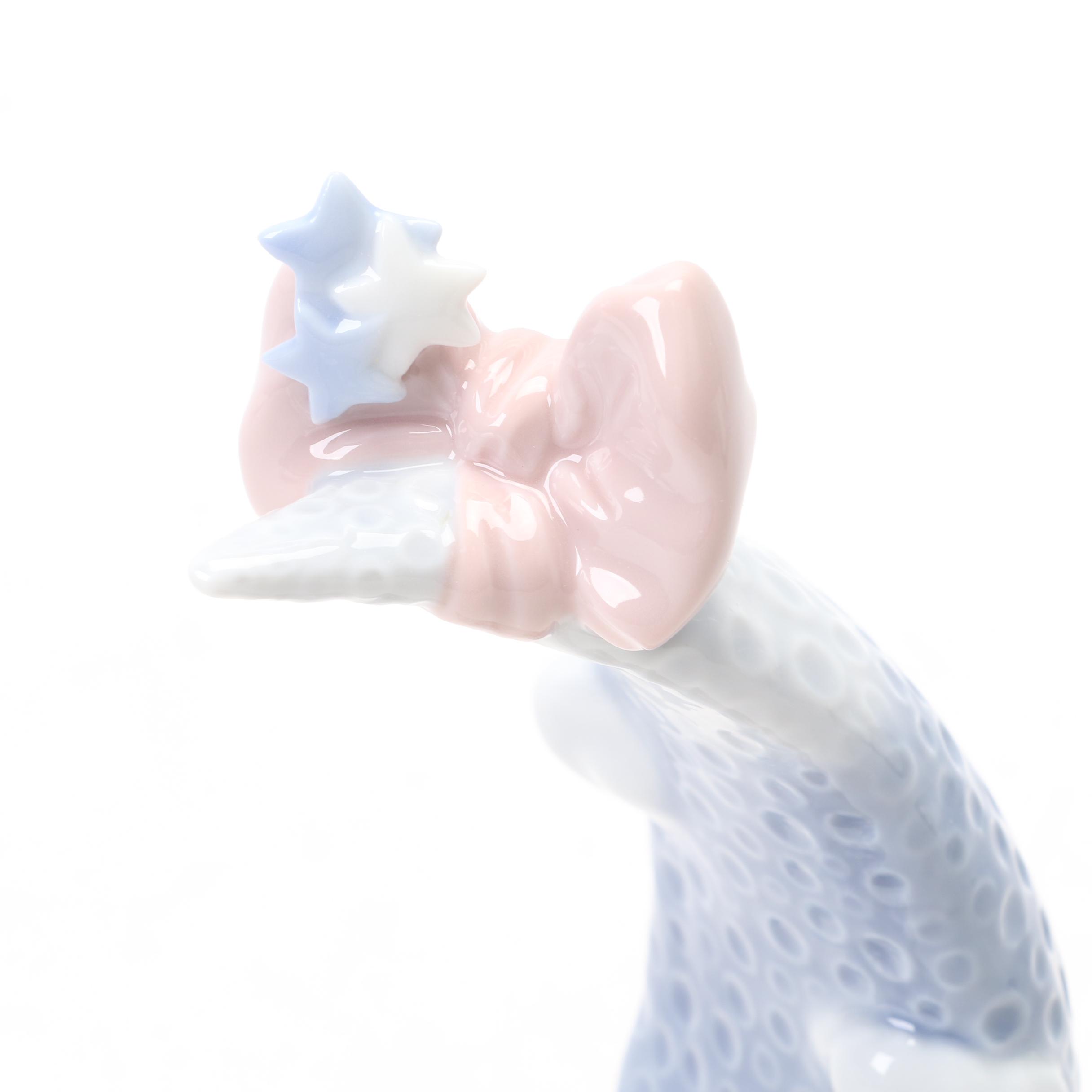 Lladró "Heaven's Lullaby" Porcelain Figurine Designed by Antonio Ramos