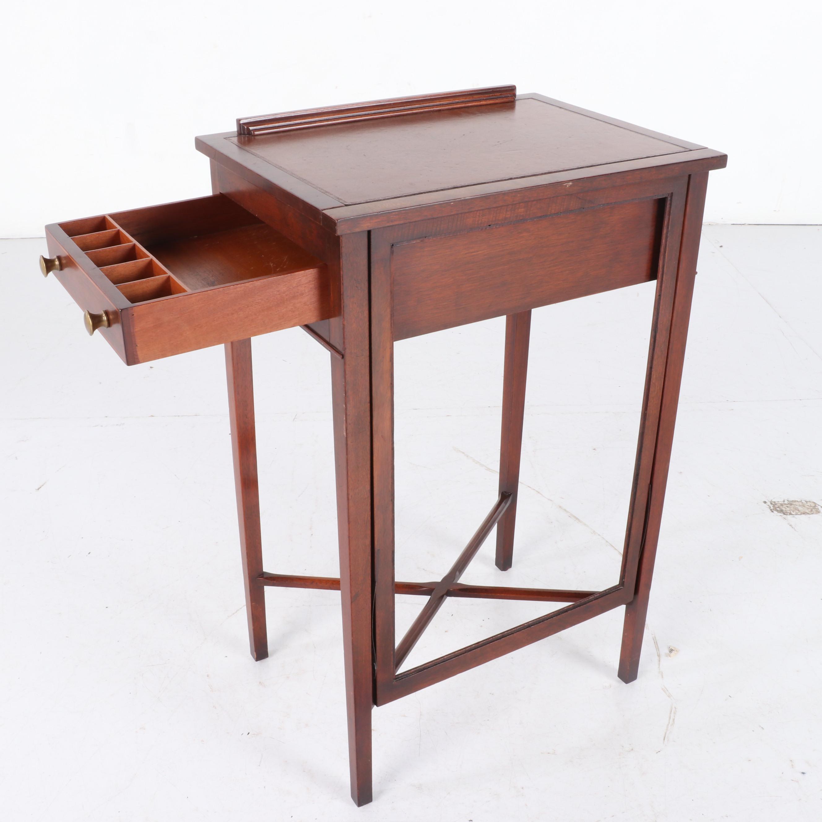 Colonial Mahogany Lecturn Stand with Embossed Leather Top