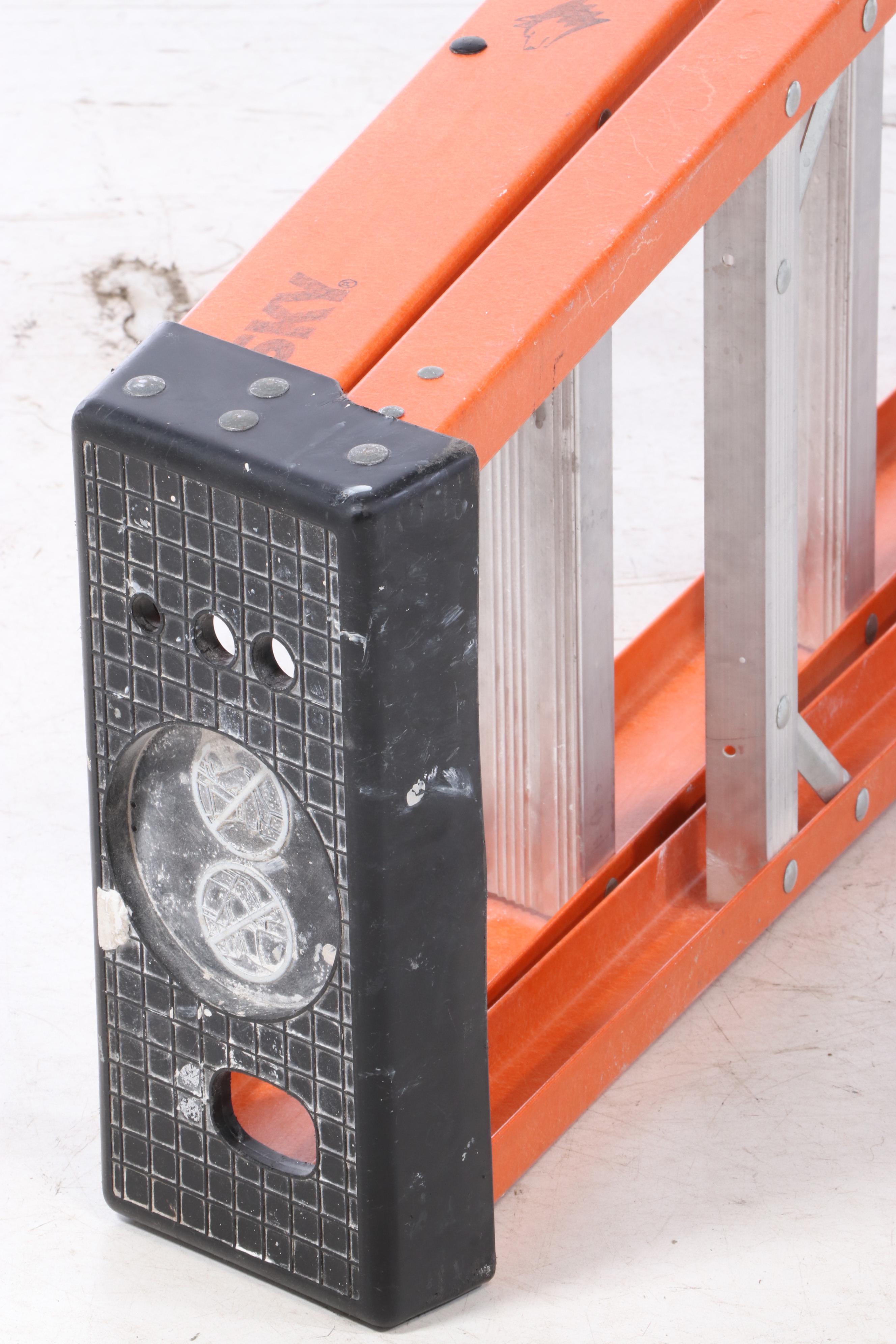 Husky 10ft. Folding Step Ladder