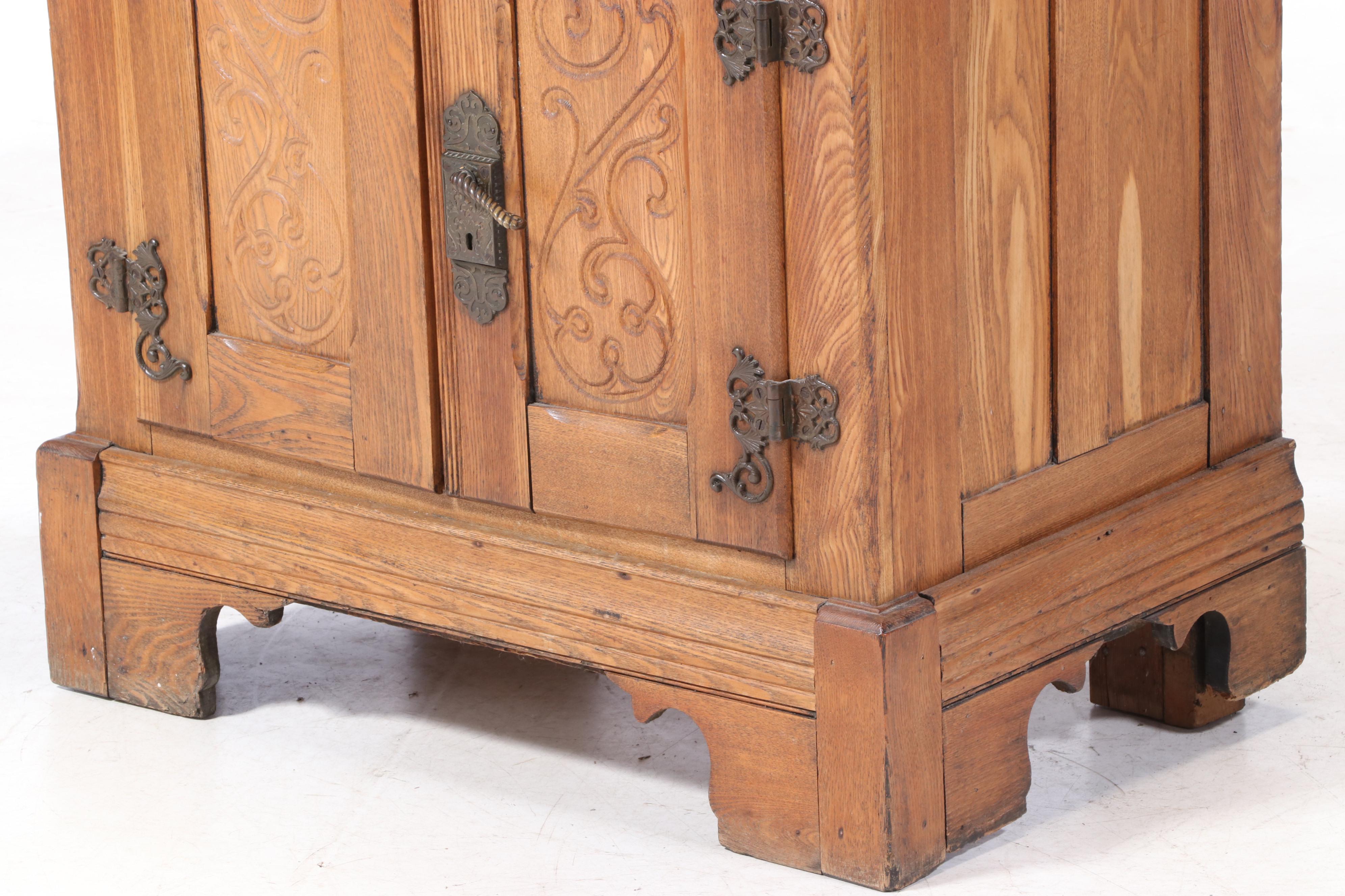 Late Victorian Oak Lift-Lid Ice Box, Late 19th/Early 20th Century