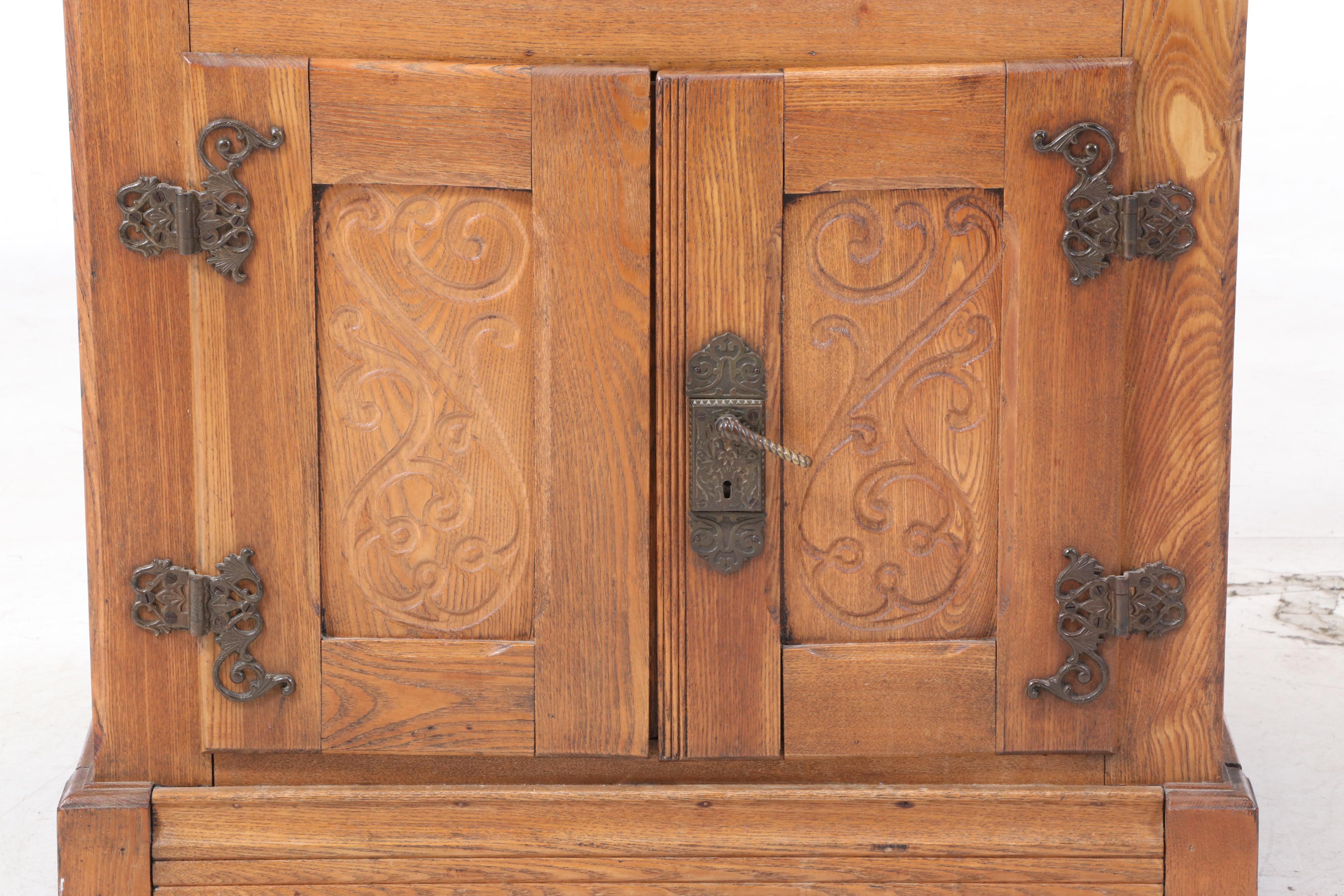 Late Victorian Oak Lift-Lid Ice Box, Late 19th/Early 20th Century