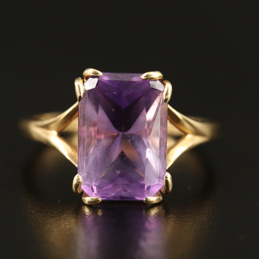 14K  Amethyst Ring with Scalloped Detail