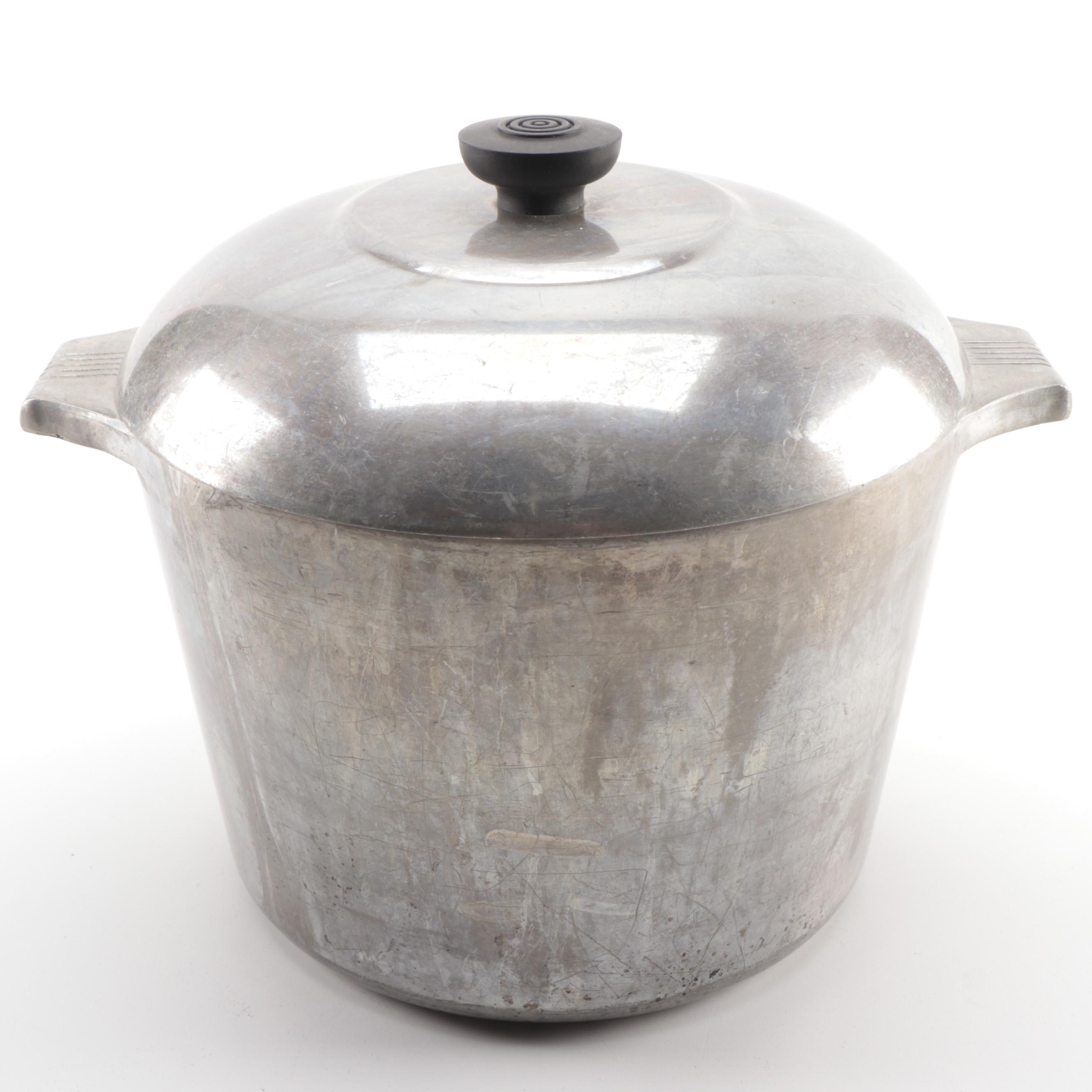 Wagner Ware Cast Aluminum Stockpot and Majestic Cookware Dutch Oven, Mid-20th C.