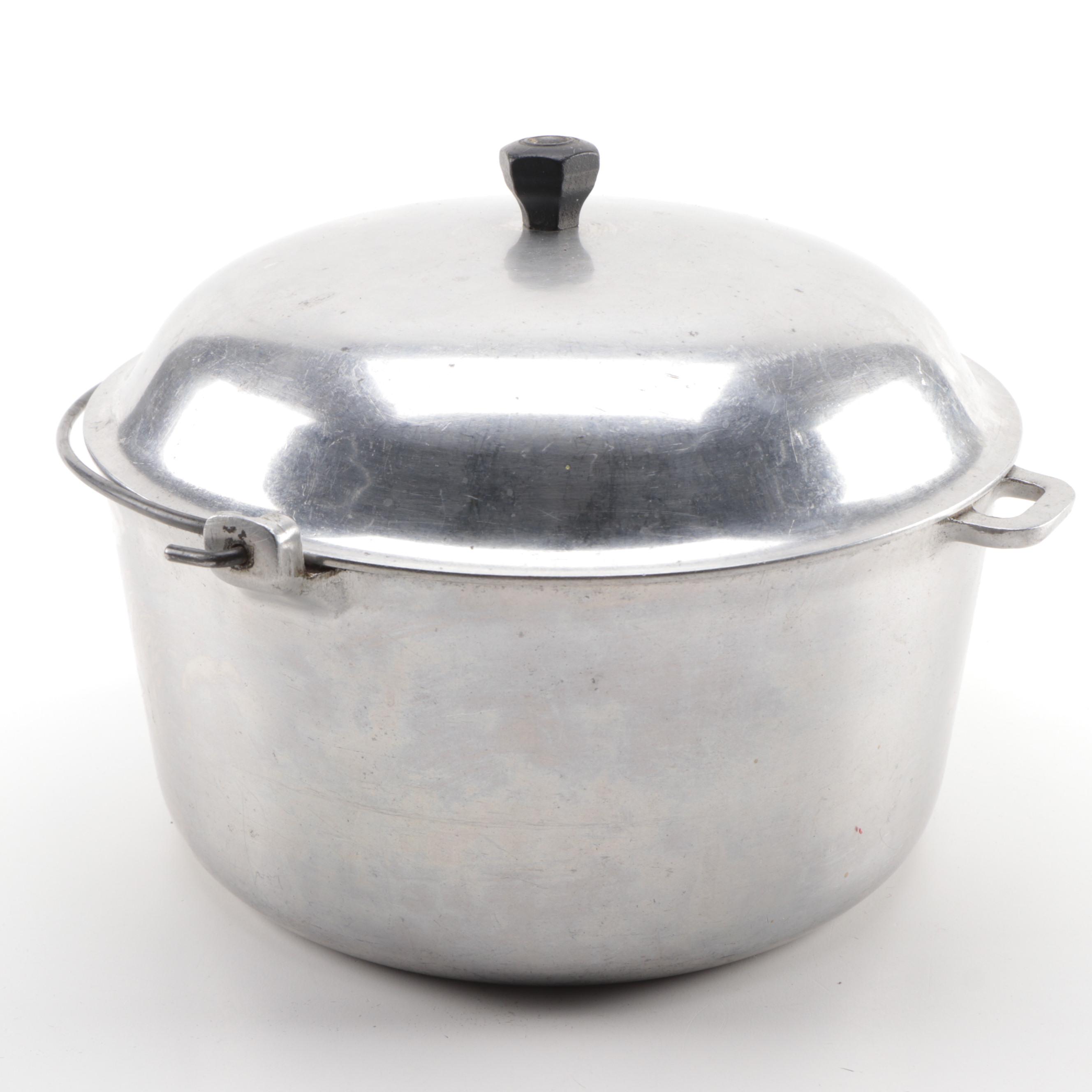 Wagner Ware Cast Aluminum Stockpot and Majestic Cookware Dutch Oven, Mid-20th C.
