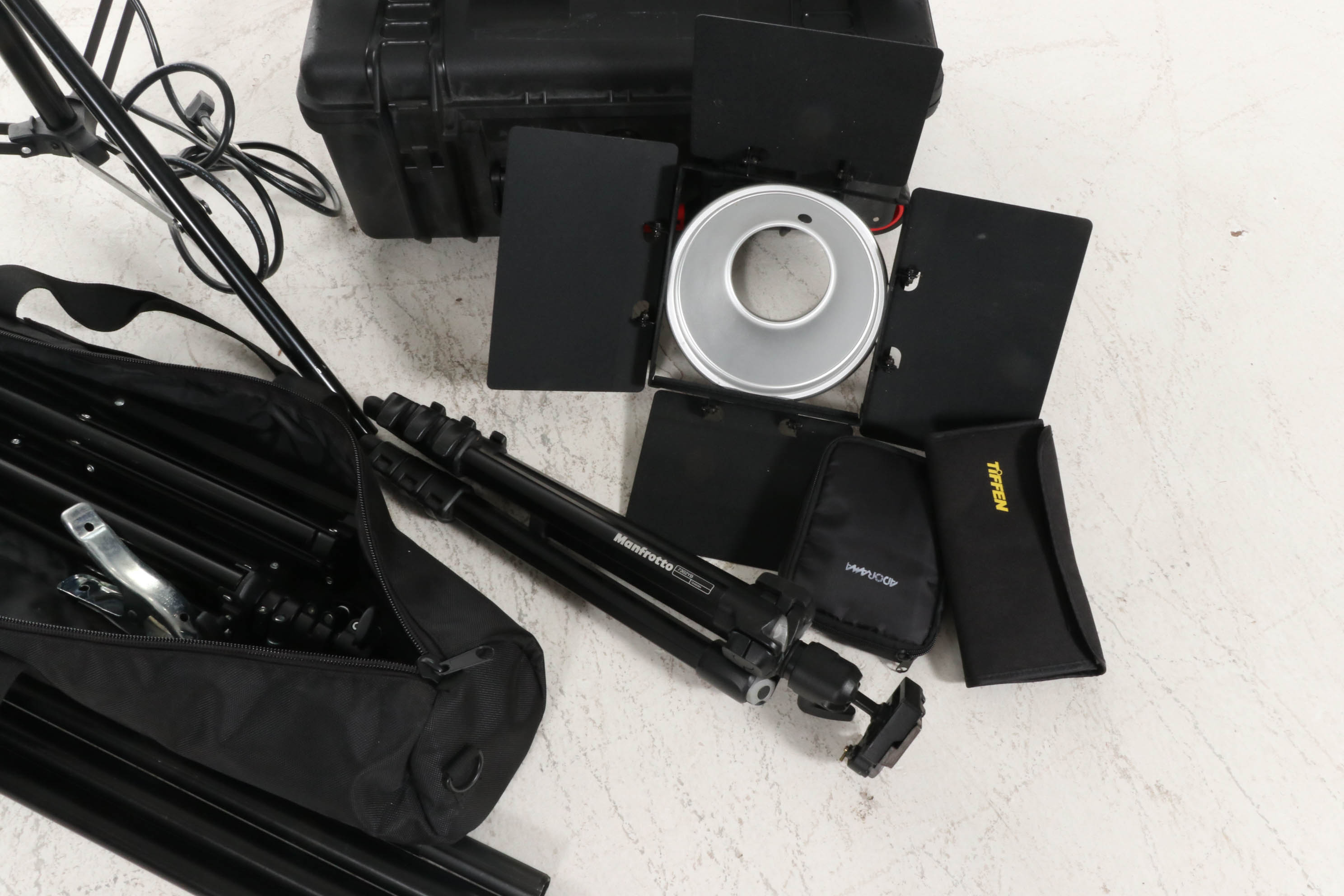 Alien Bees 320 WS B800 Pro Photoflash, Lumon Pro Light Stands, Tripods and More