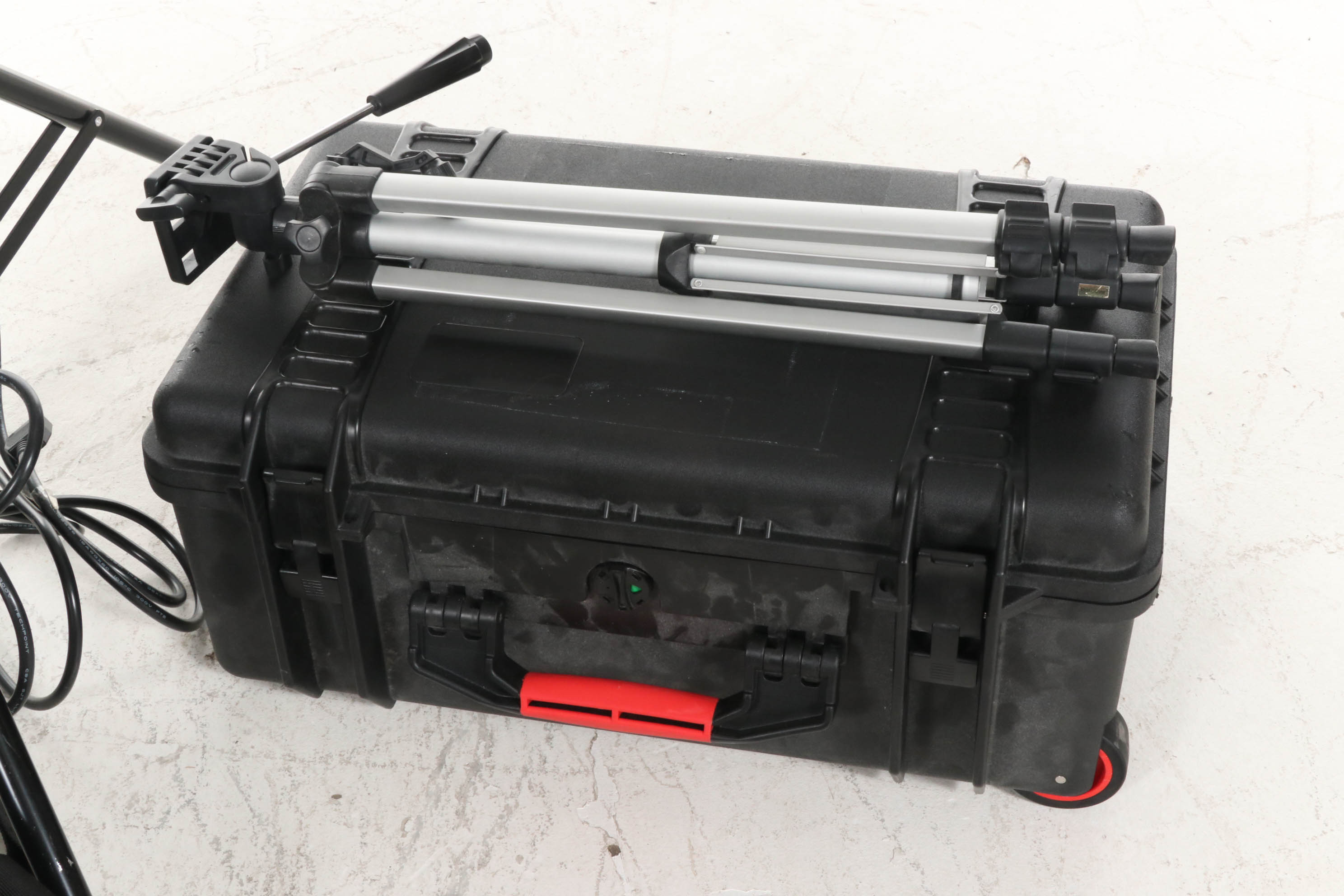 Alien Bees 320 WS B800 Pro Photoflash, Lumon Pro Light Stands, Tripods and More