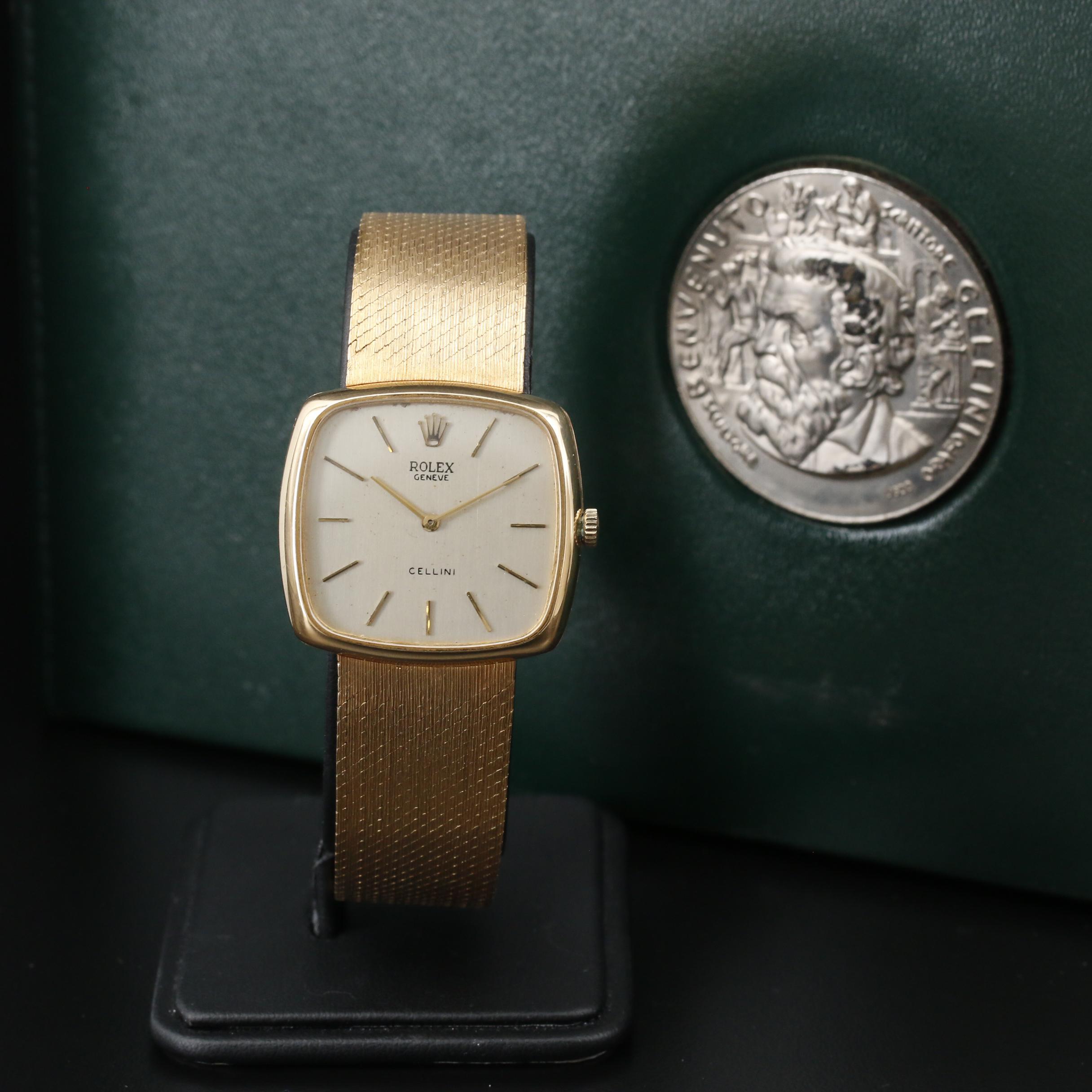 Vintage Rolex Cellini 18K Gold Stem Wind Watch