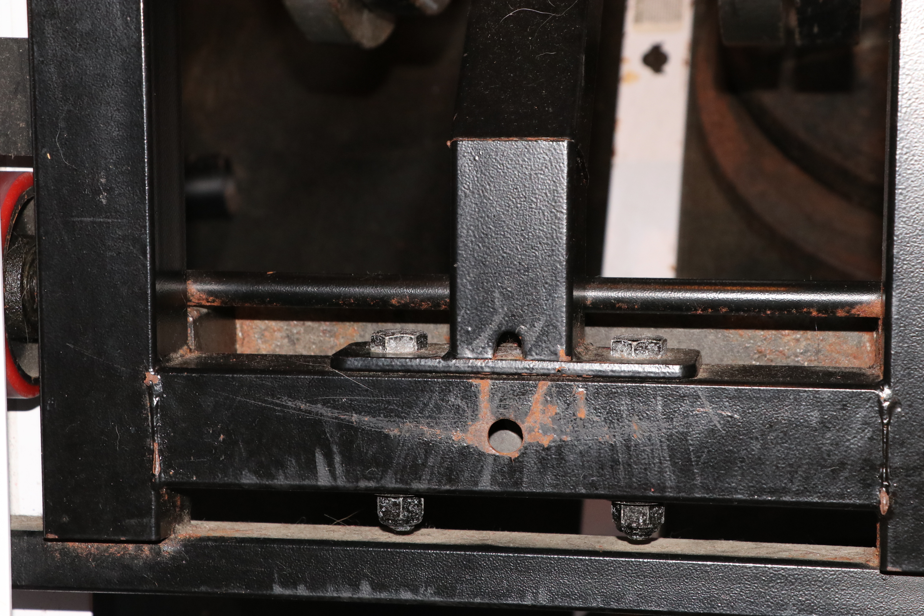 Body-Solid Leg Press Machine with Olympic Weight Plates