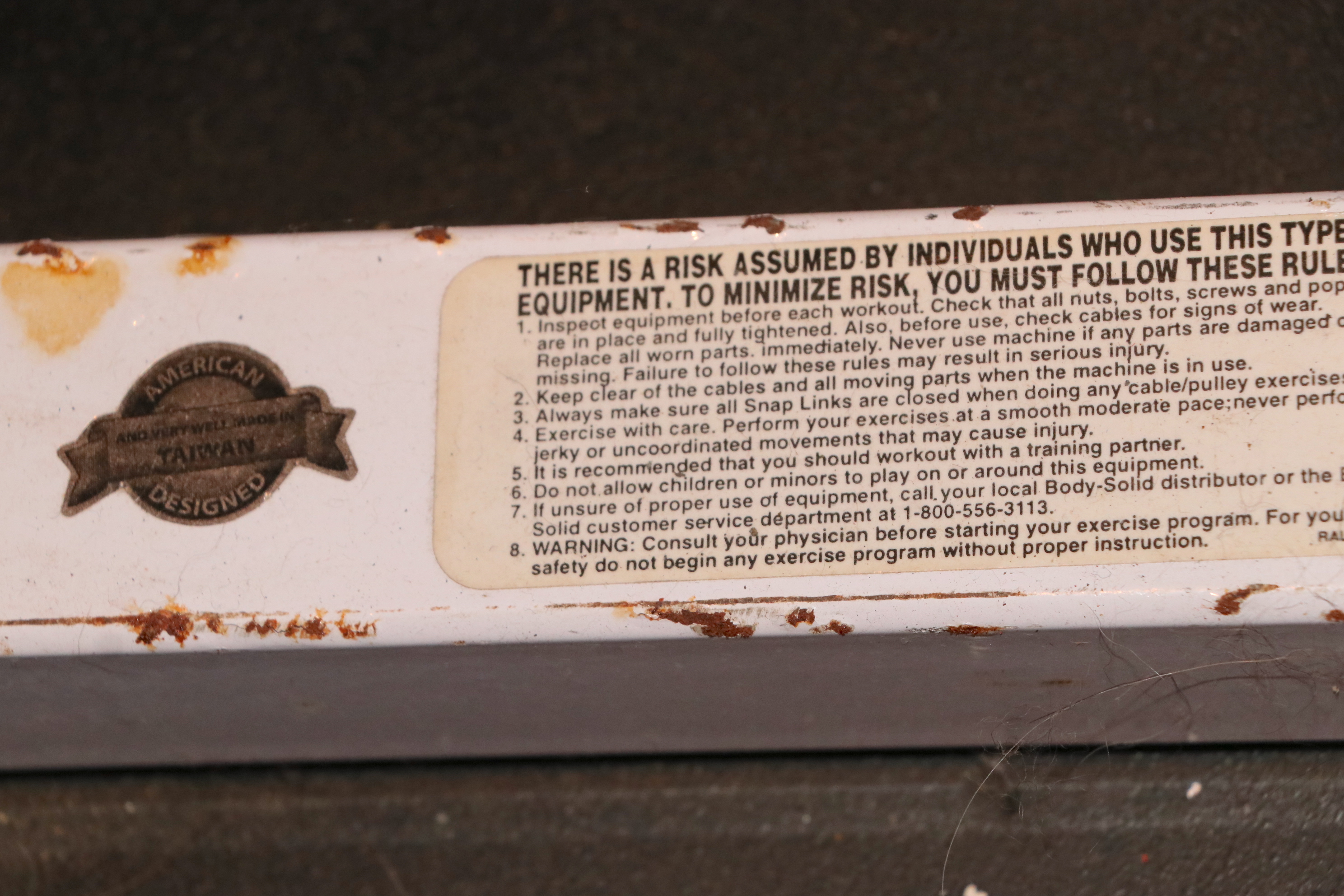 Body-Solid Leg Press Machine with Olympic Weight Plates