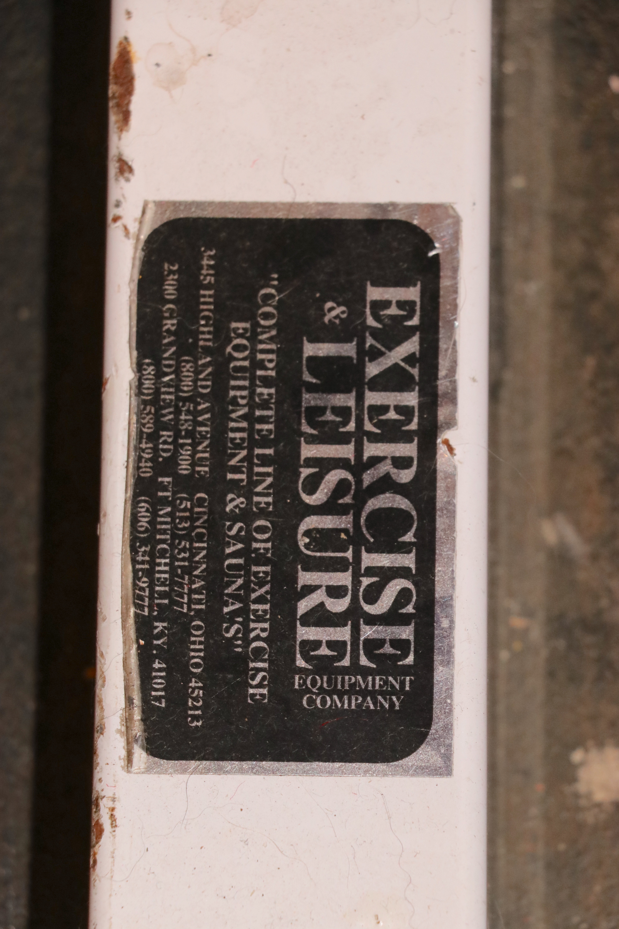 Body-Solid Leg Press Machine with Olympic Weight Plates