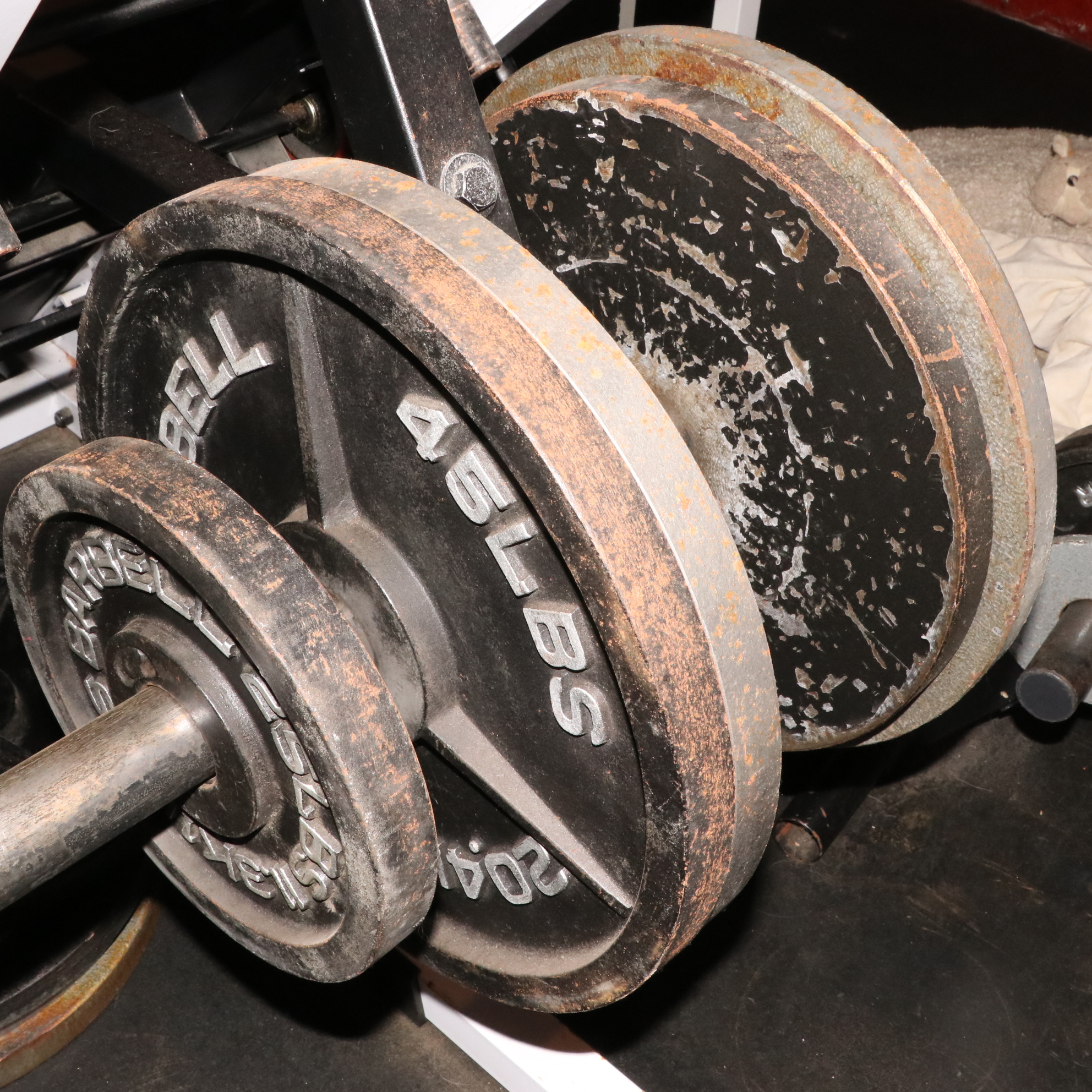 Body-Solid Leg Press Machine with Olympic Weight Plates
