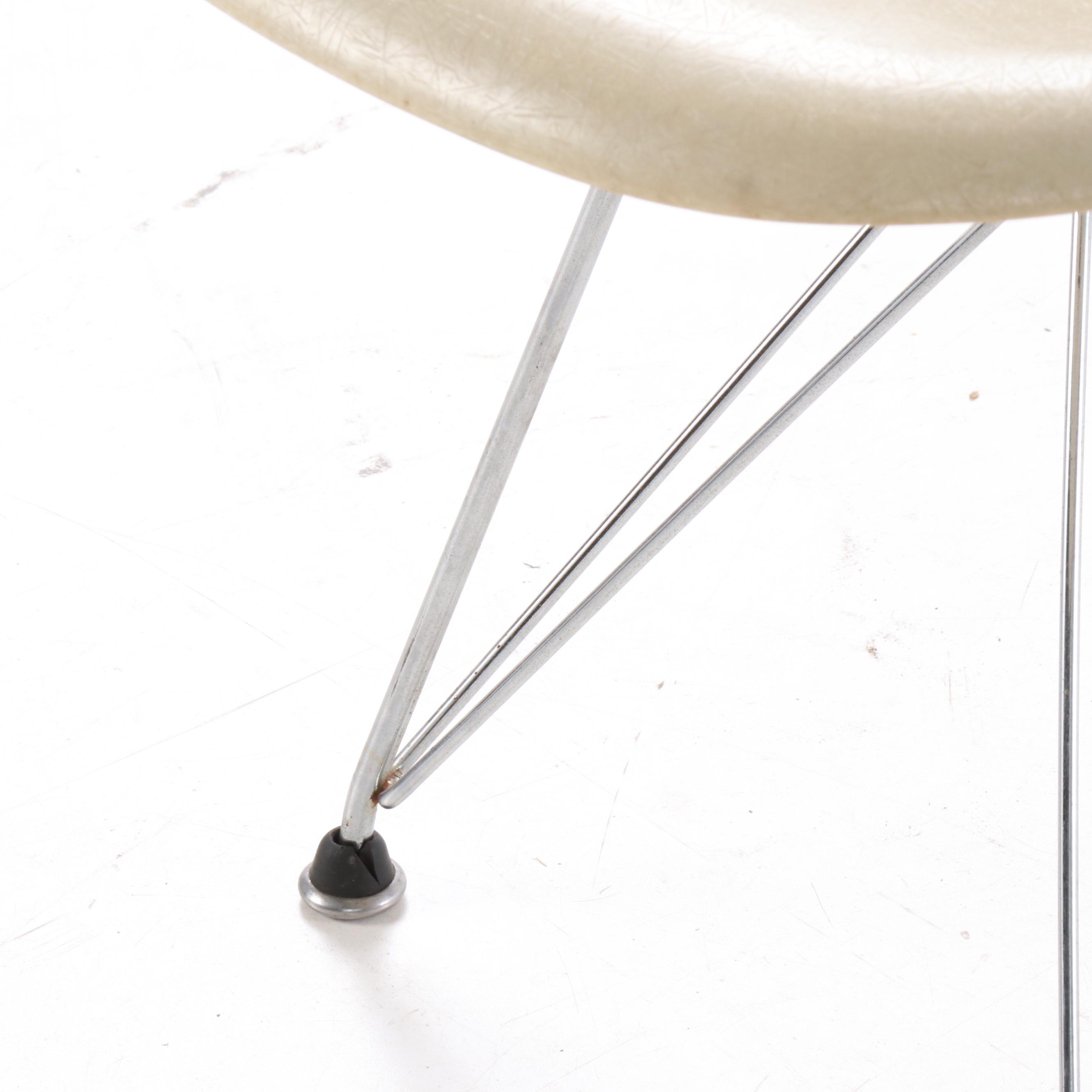 Molded Fiberglass Shell Chair in the Style of Eames
