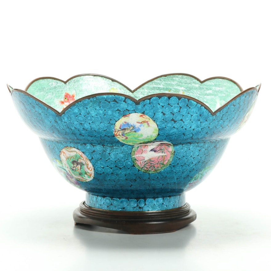 Japanese Koi Ginbari-Jippo Cloisonné Center Bowl, Early 20th Century