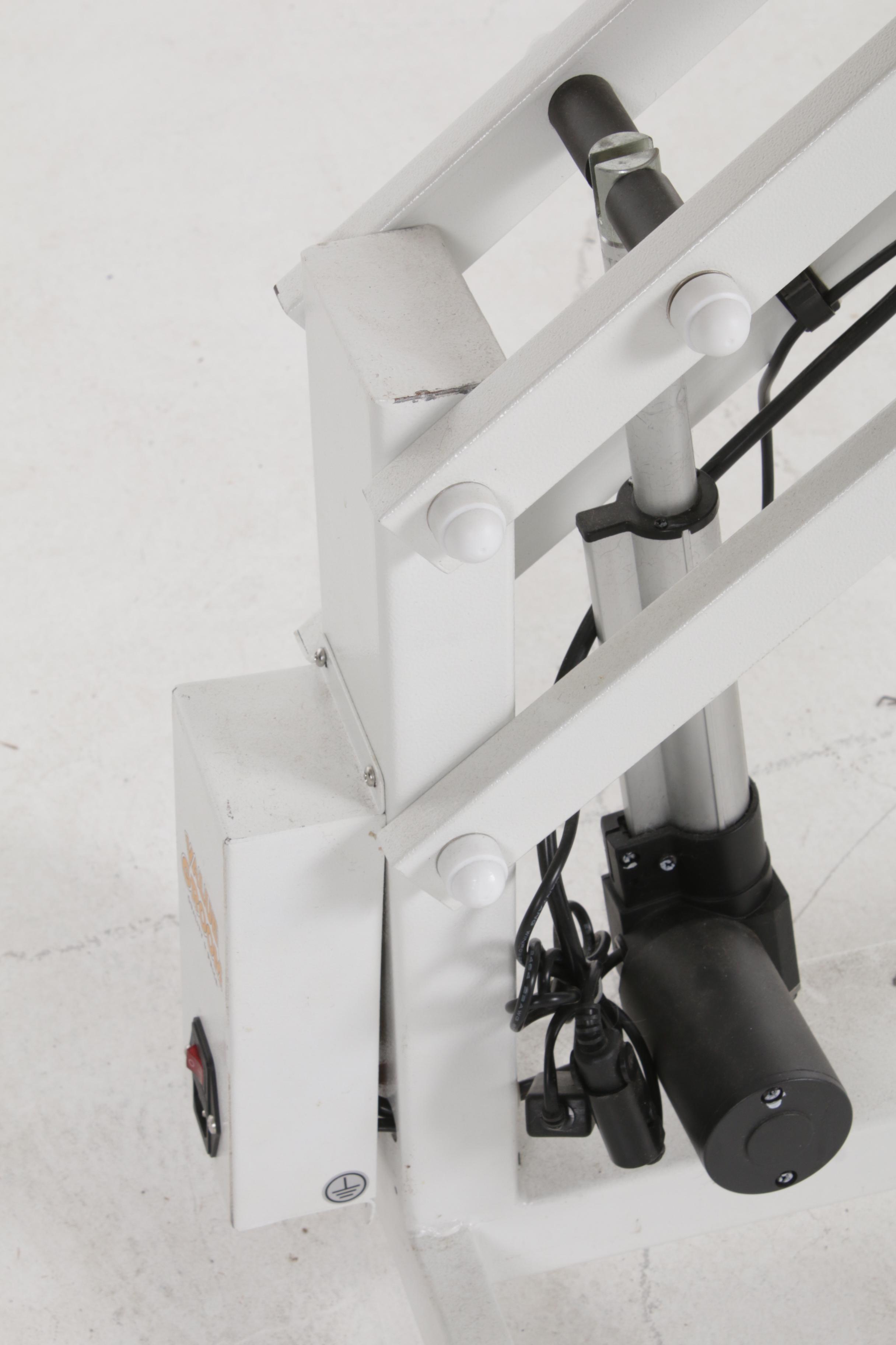 Value Groom Dog Grooming Table with Electric Height Adjuster