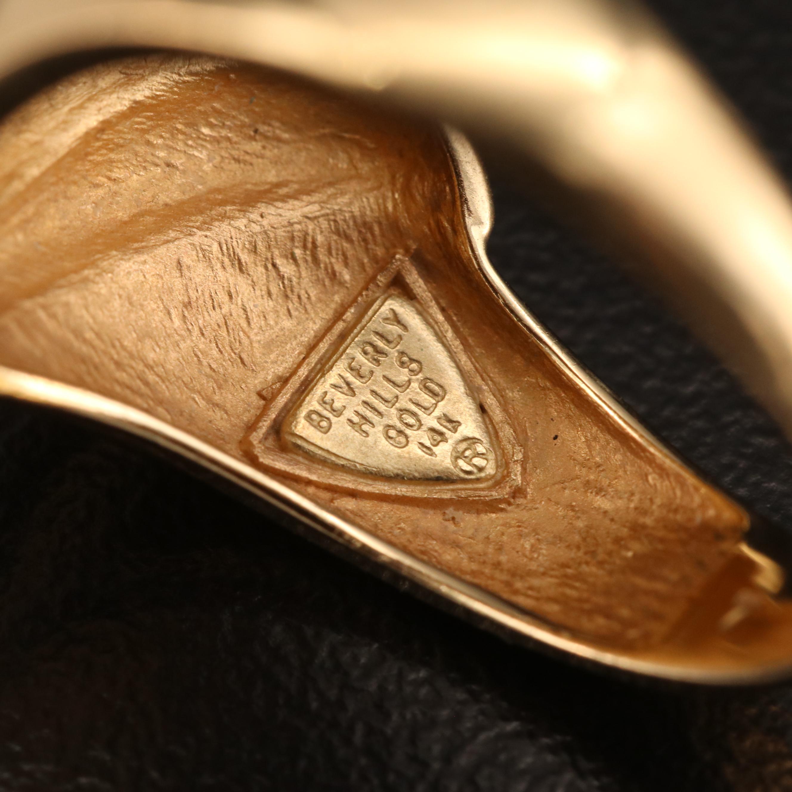 Beverly Hills Gold 14K Ring with Scalloped Design