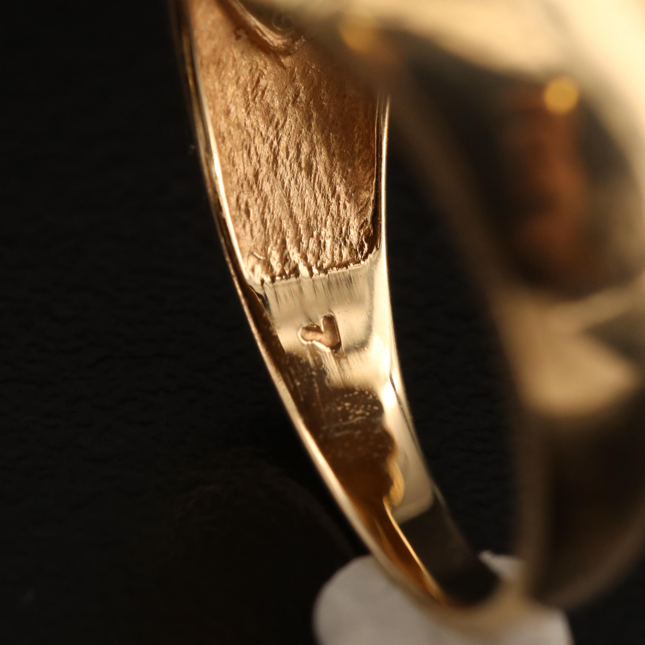 Beverly Hills Gold 14K Ring with Scalloped Design