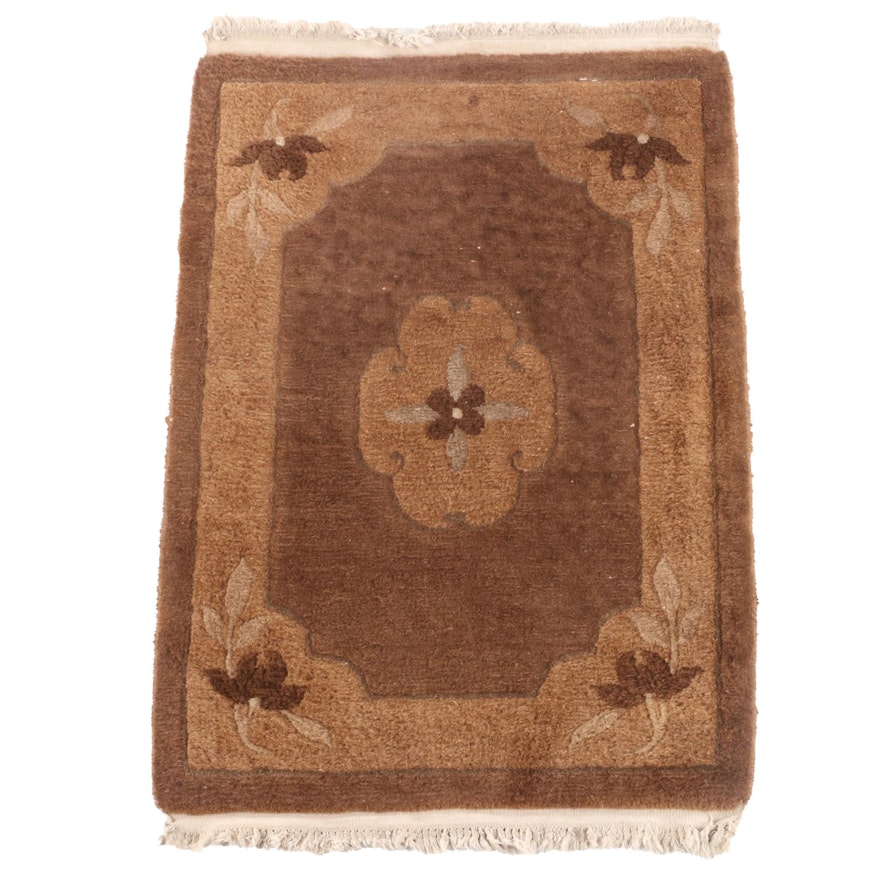 2'1 x 3'4 Chinese Hand-Knotted Floral Wool Rug