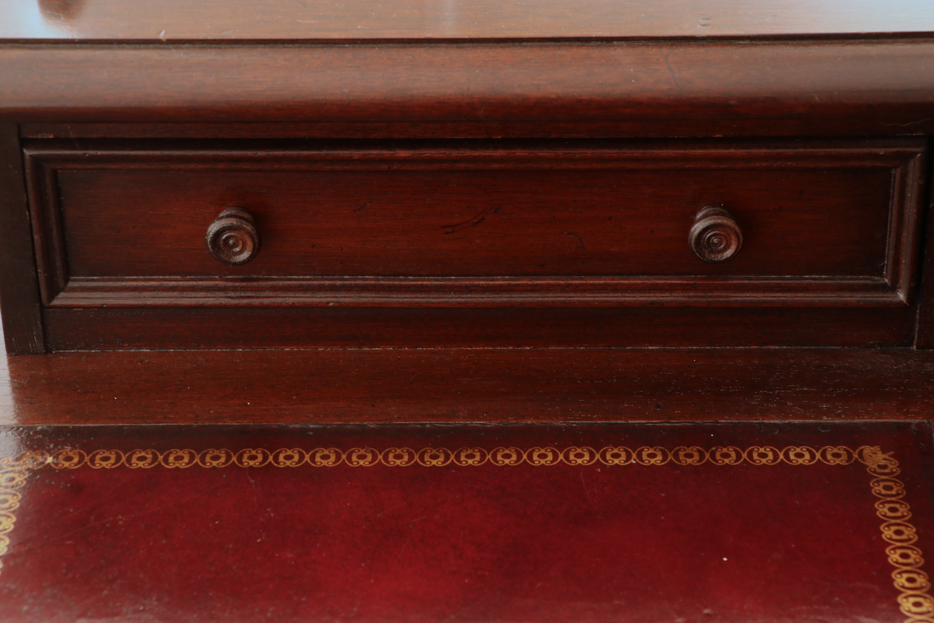 Hekman "Charles Dickens Heritage" Replica Mahogany Desk
