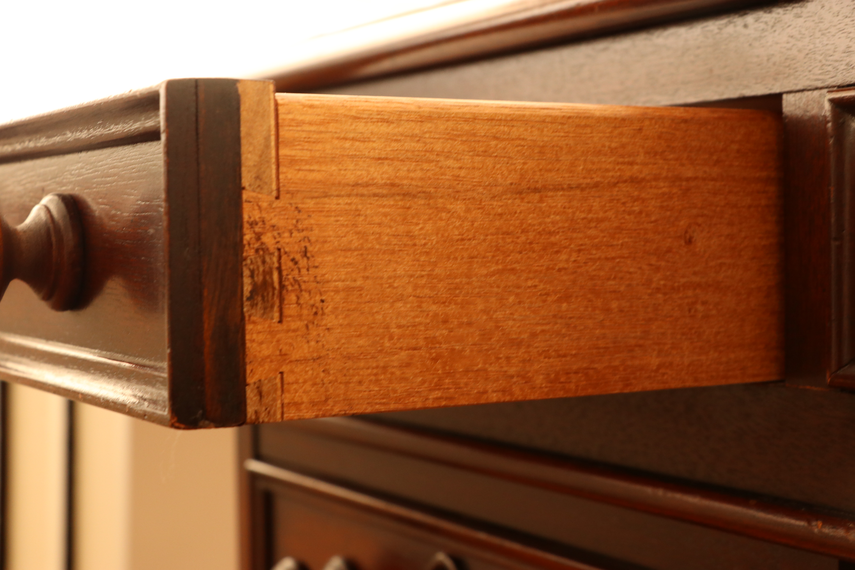 Hekman "Charles Dickens Heritage" Replica Mahogany Desk