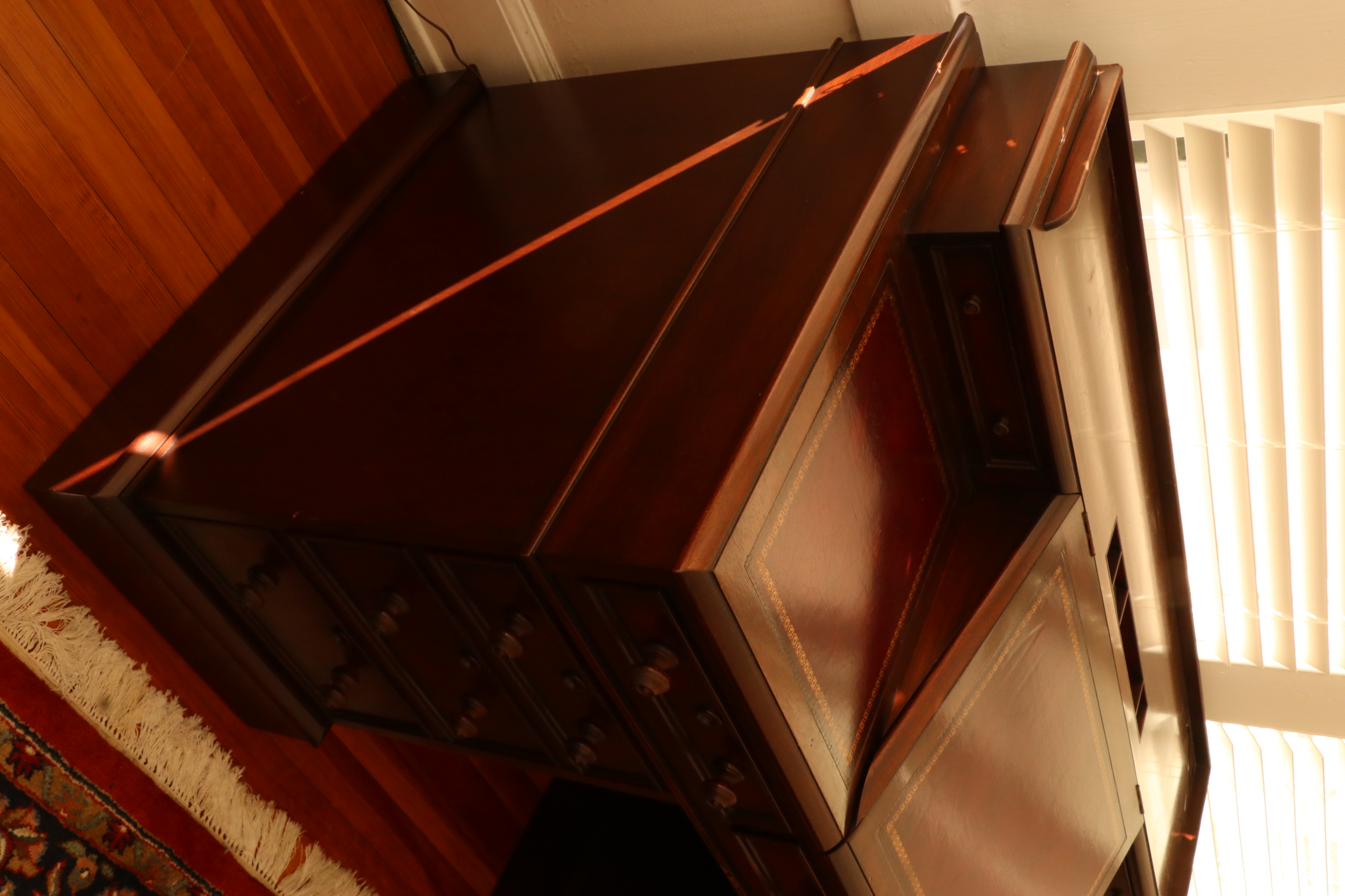 Hekman "Charles Dickens Heritage" Replica Mahogany Desk