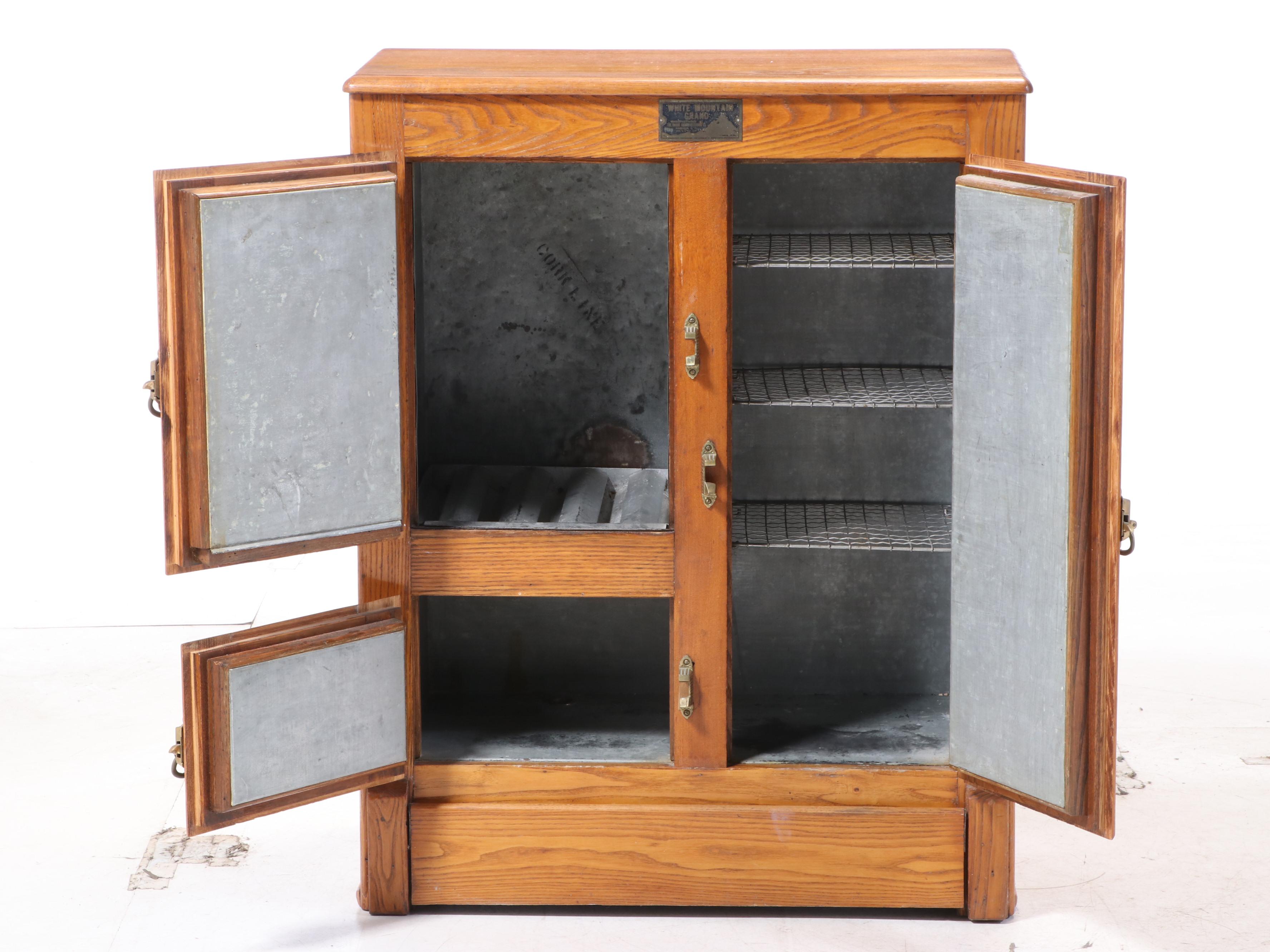 Maine Mfg. Co. "White Mountain Grand" Oak Ice Box, Early 20th Century