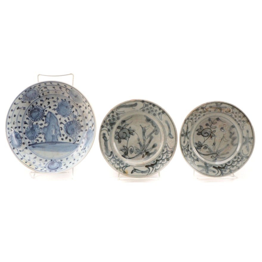 Chinese Blue and White Porcelain Plates and Bowl, Ming Dynasty