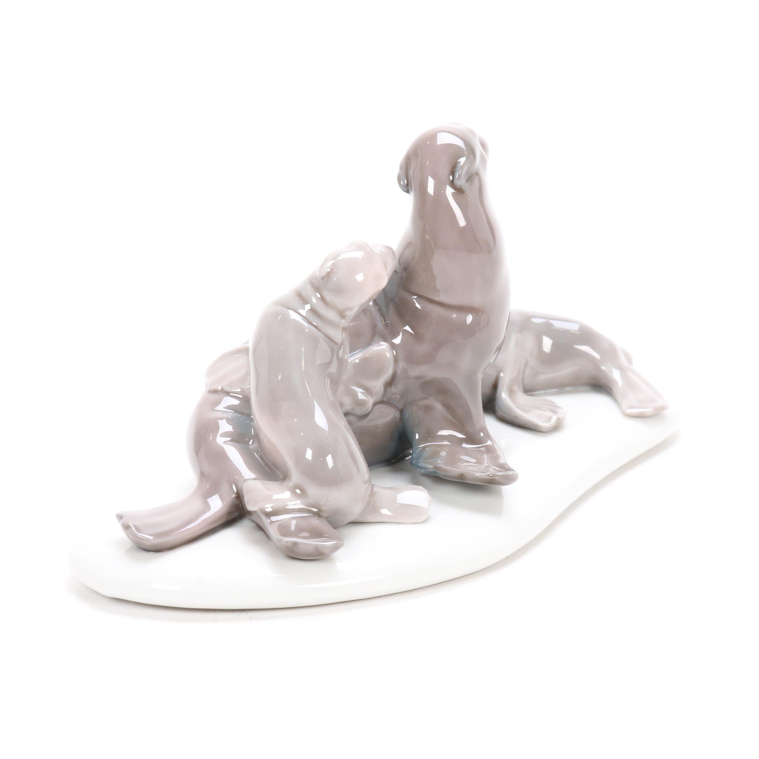 Lladró Porcelain "Mini Seal Family" Figurine Designed by Antonio Ramos