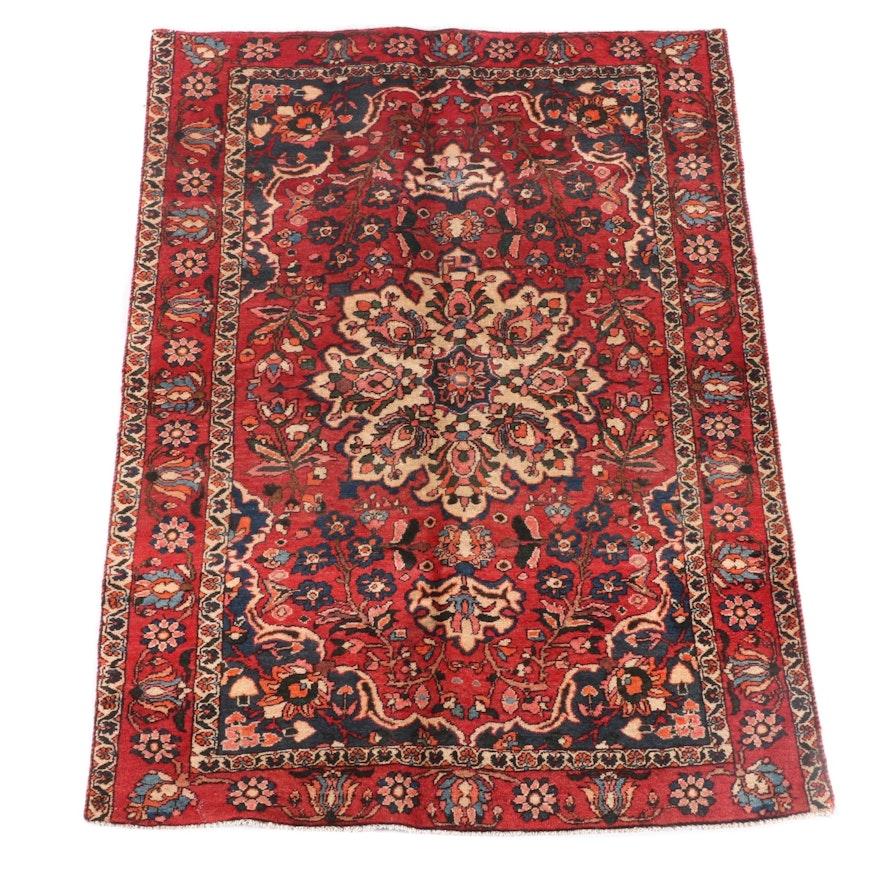 4'4 x 6'6 Hand-Knotted Persian Isfahan Wool Rug