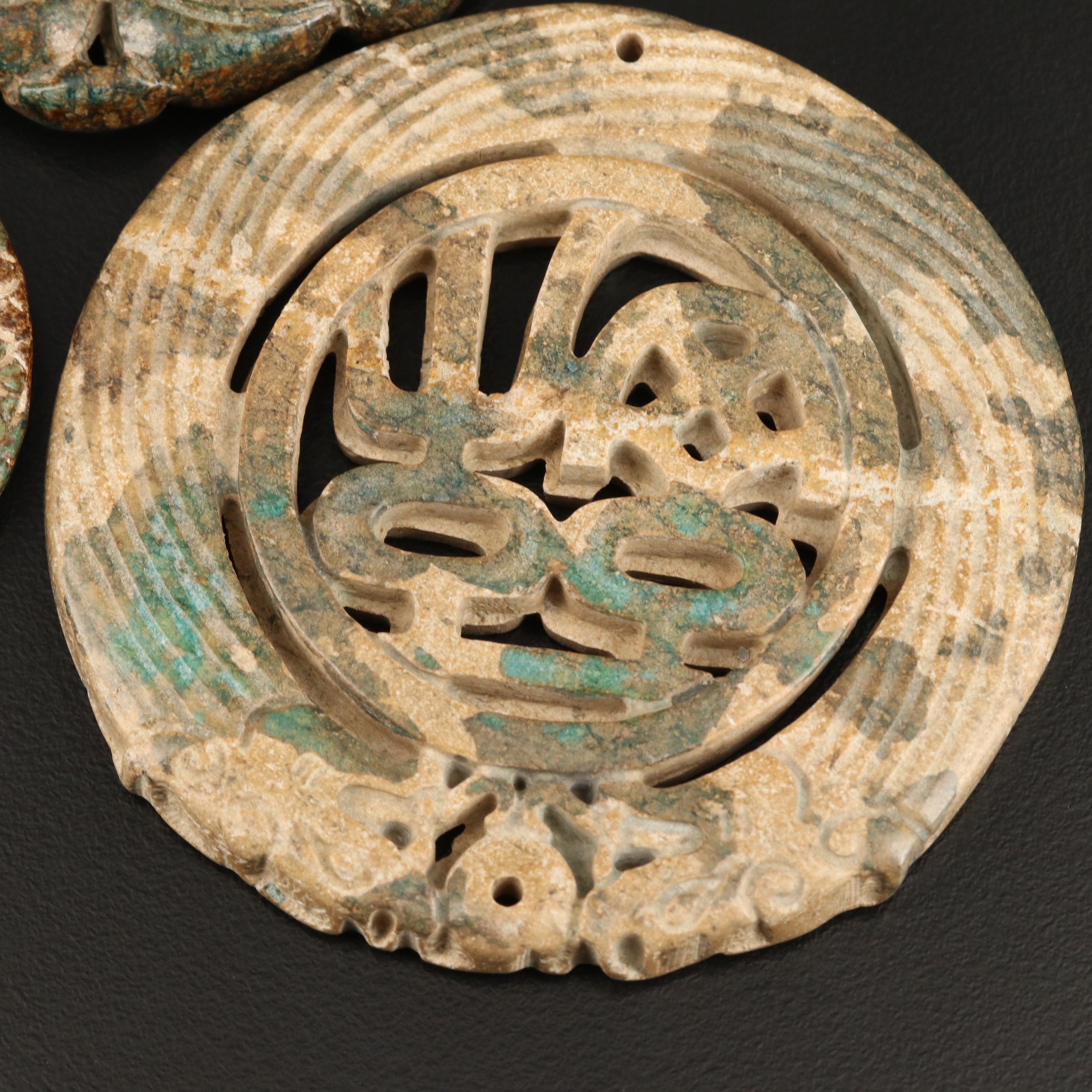 Loose Composite Stones Featuring Molded Designs