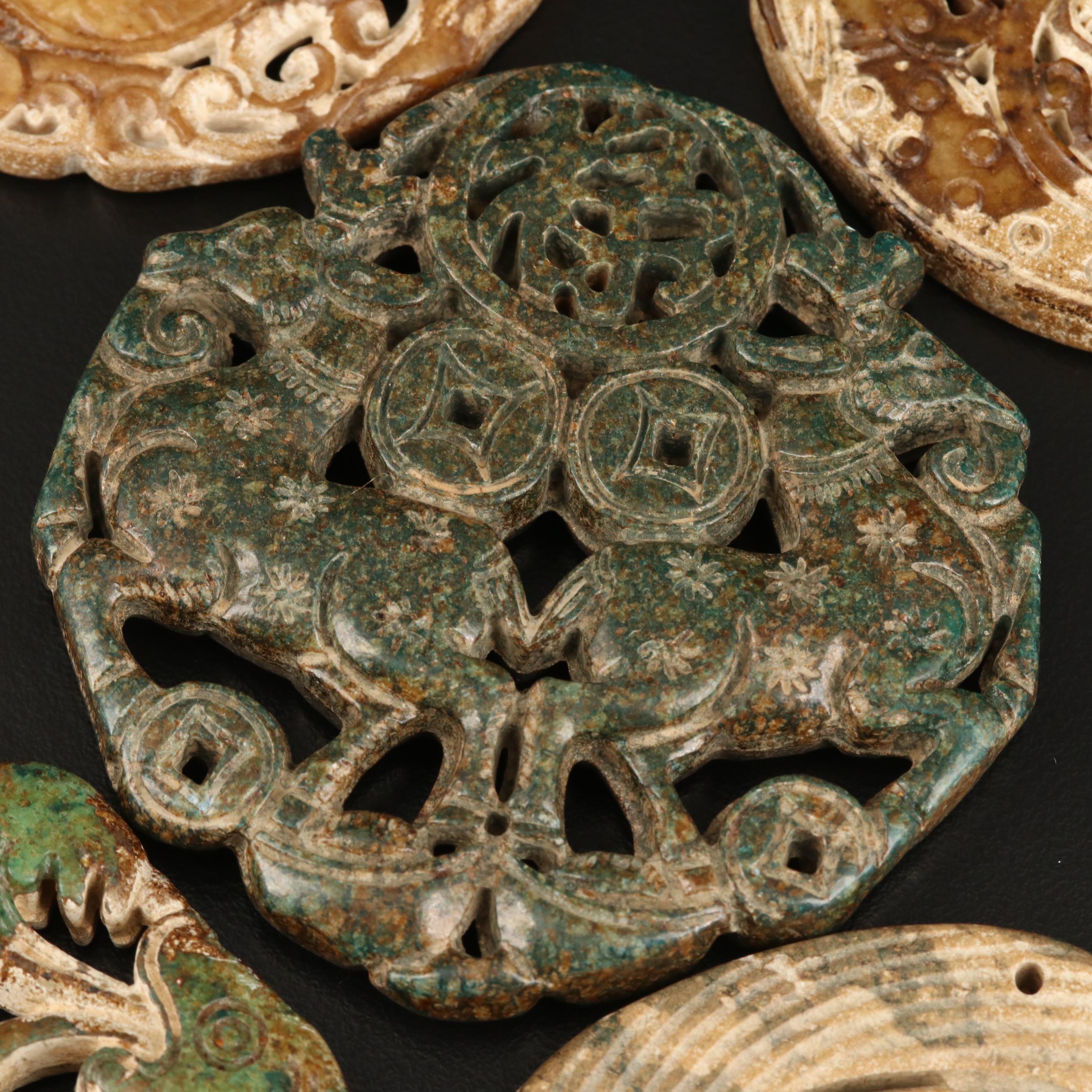 Loose Composite Stones Featuring Molded Designs