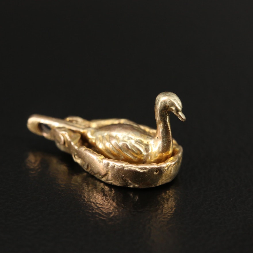 10K Articulating Goose With Egg Charm