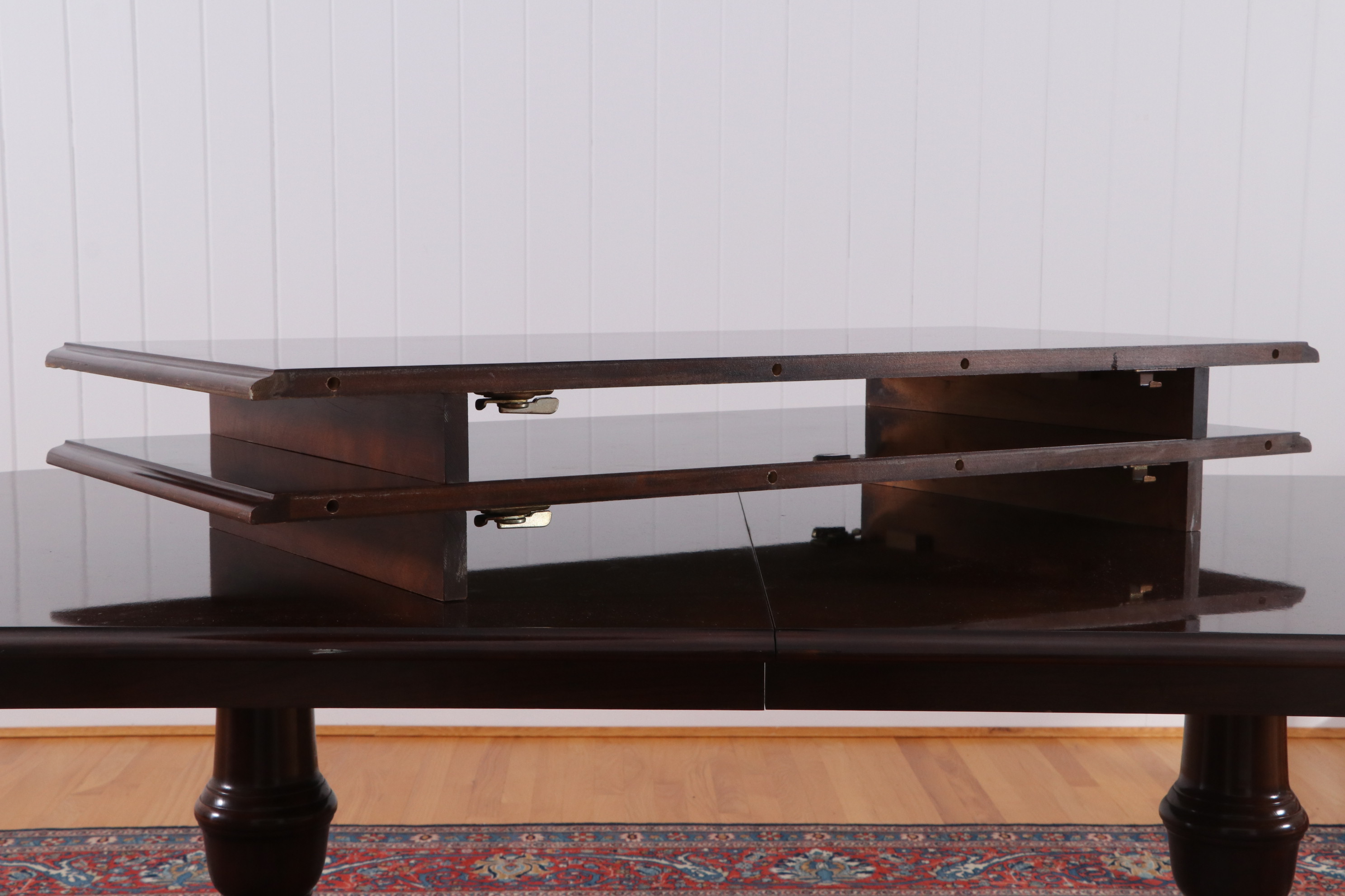 Thomasville Furniture Mahogany Dining Table and Chippendale Style Chairs
