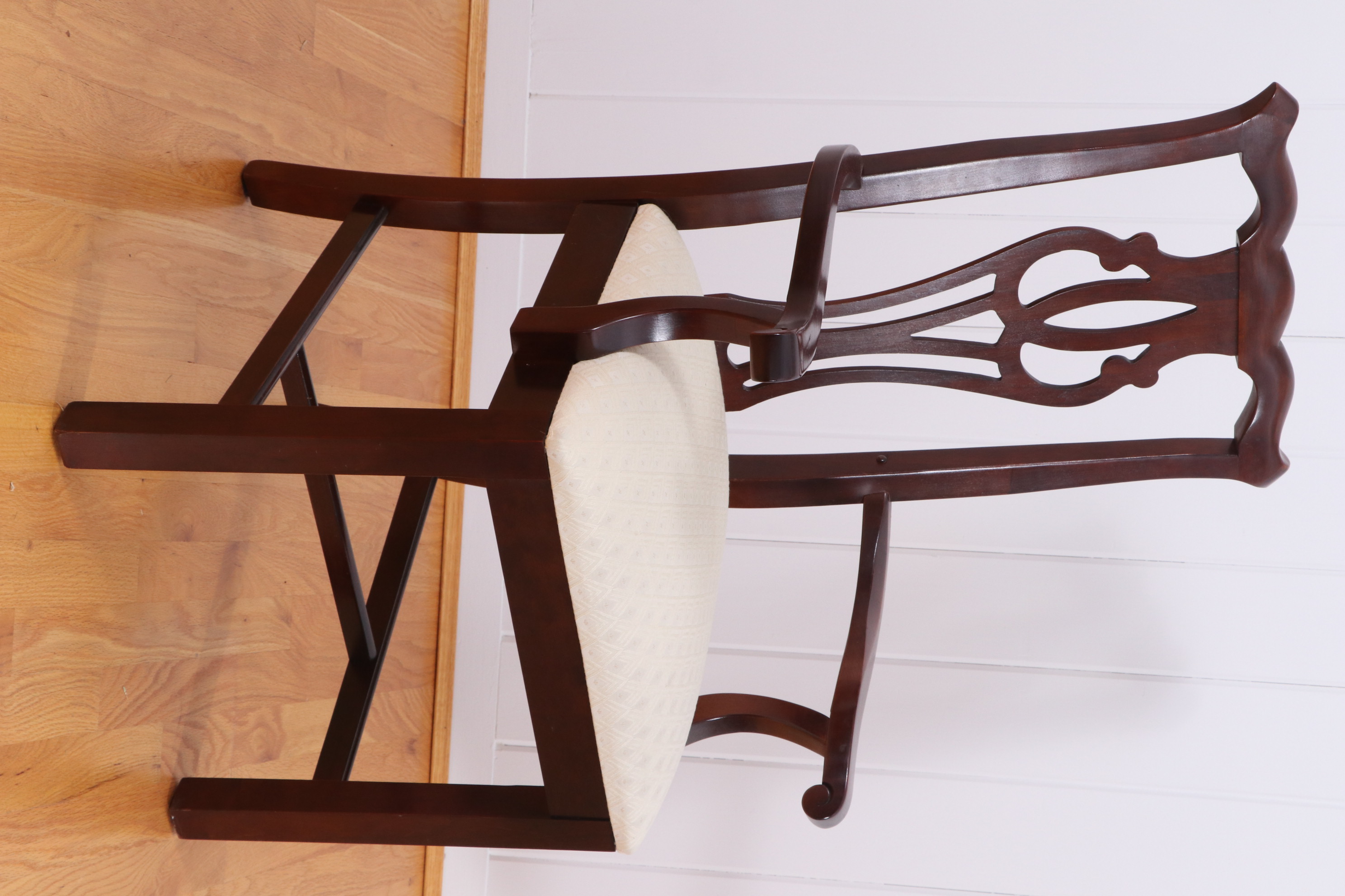 Thomasville Furniture Mahogany Dining Table and Chippendale Style Chairs