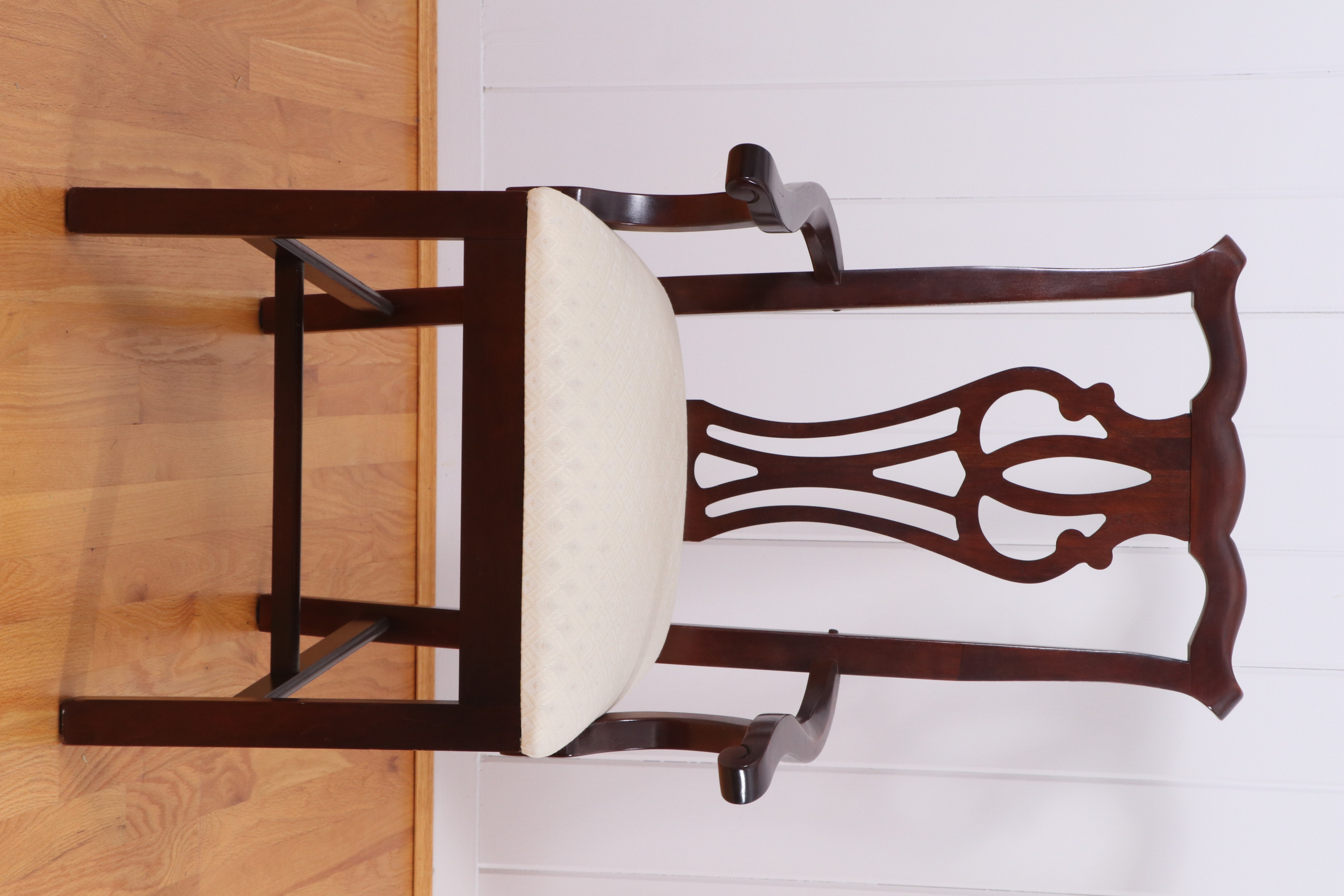Thomasville Furniture Mahogany Dining Table and Chippendale Style Chairs