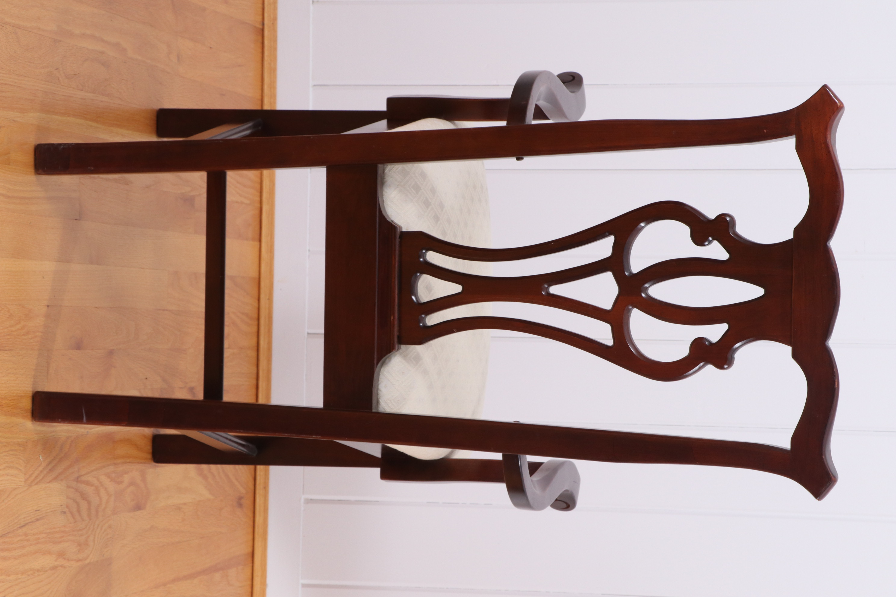 Thomasville Furniture Mahogany Dining Table and Chippendale Style Chairs