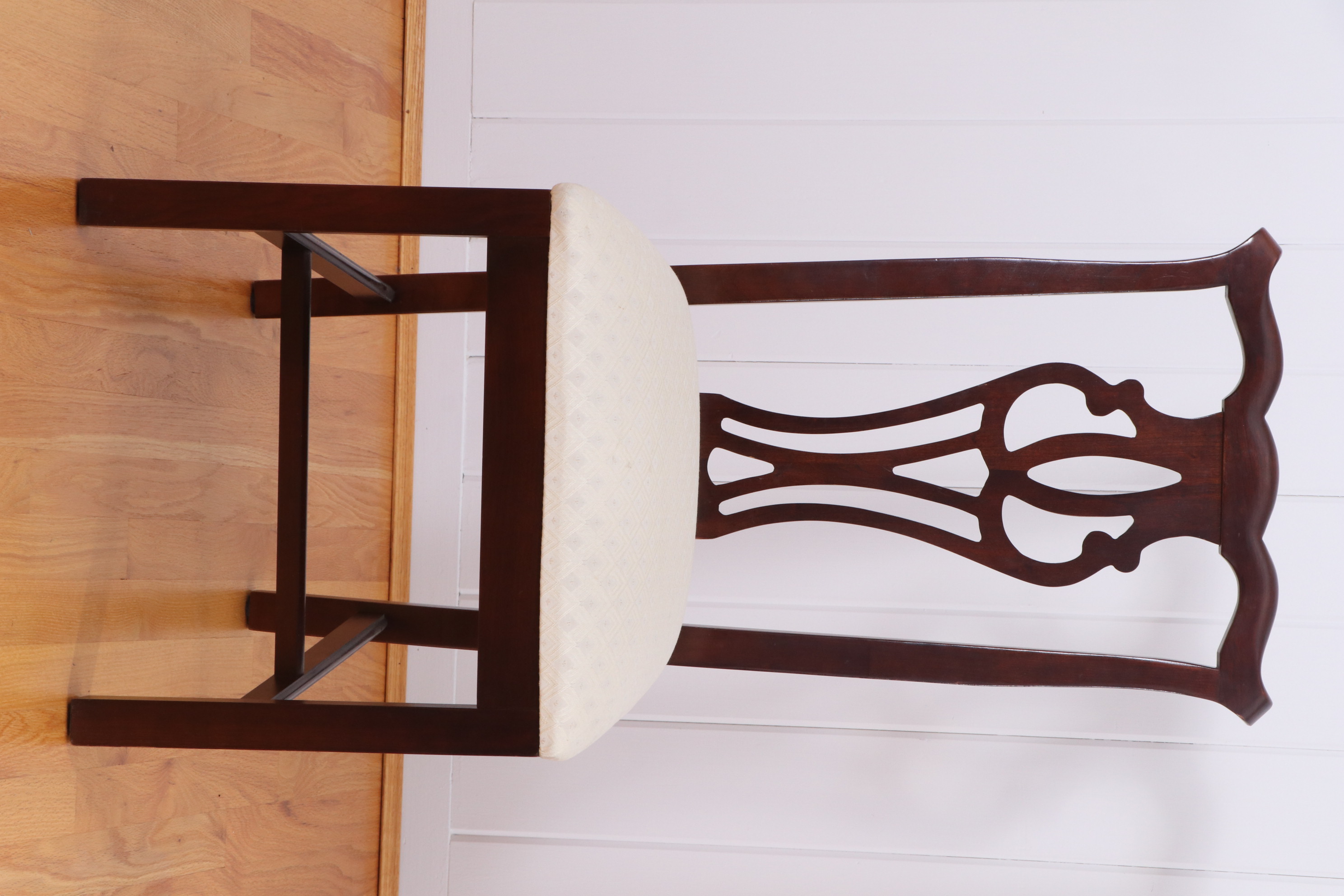 Thomasville Furniture Mahogany Dining Table and Chippendale Style Chairs