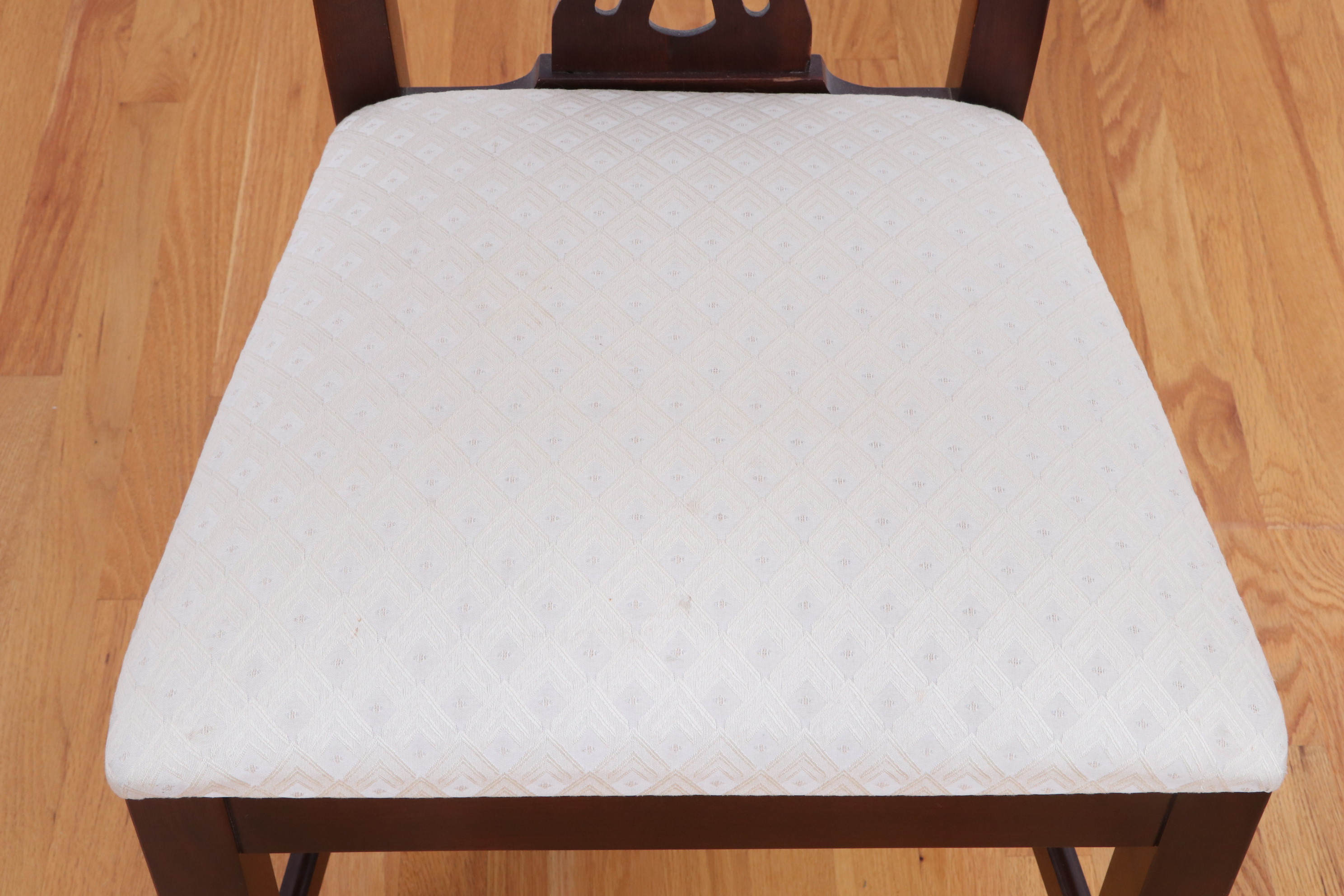 Thomasville Furniture Mahogany Dining Table and Chippendale Style Chairs