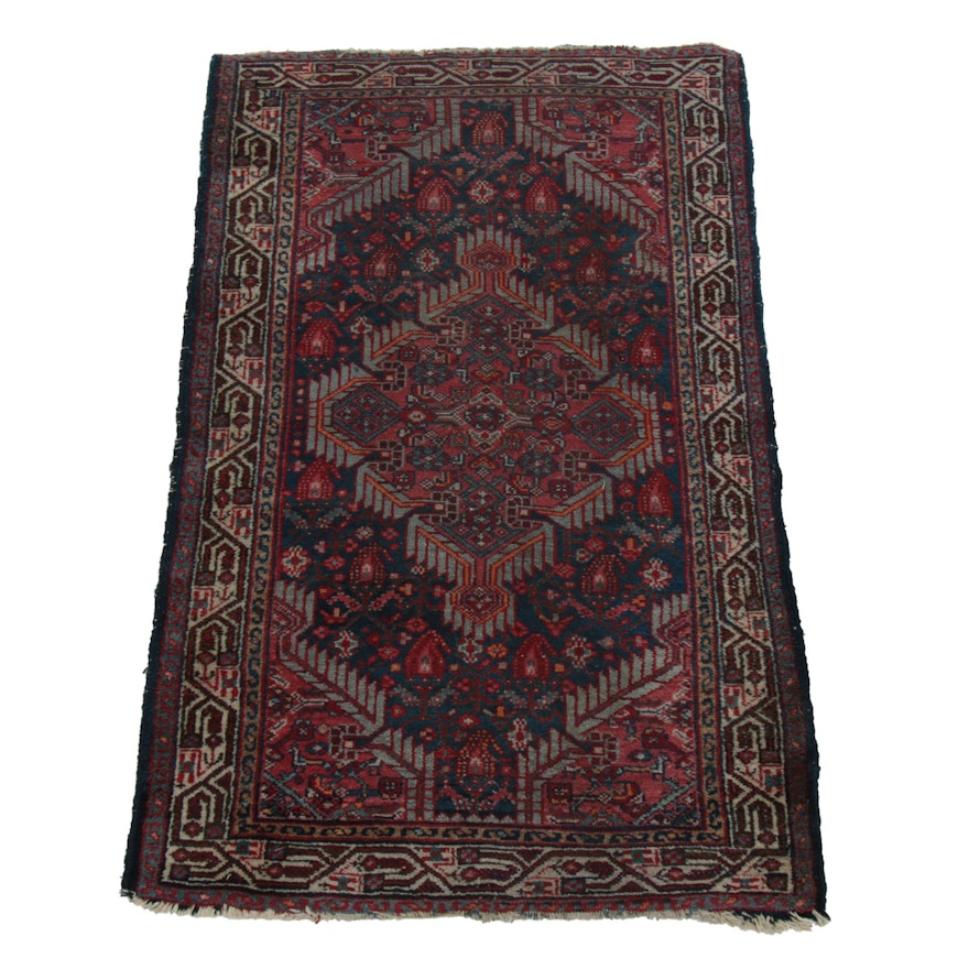 2'6 x 4'2 Hand-Knotted Wool Accent Rug