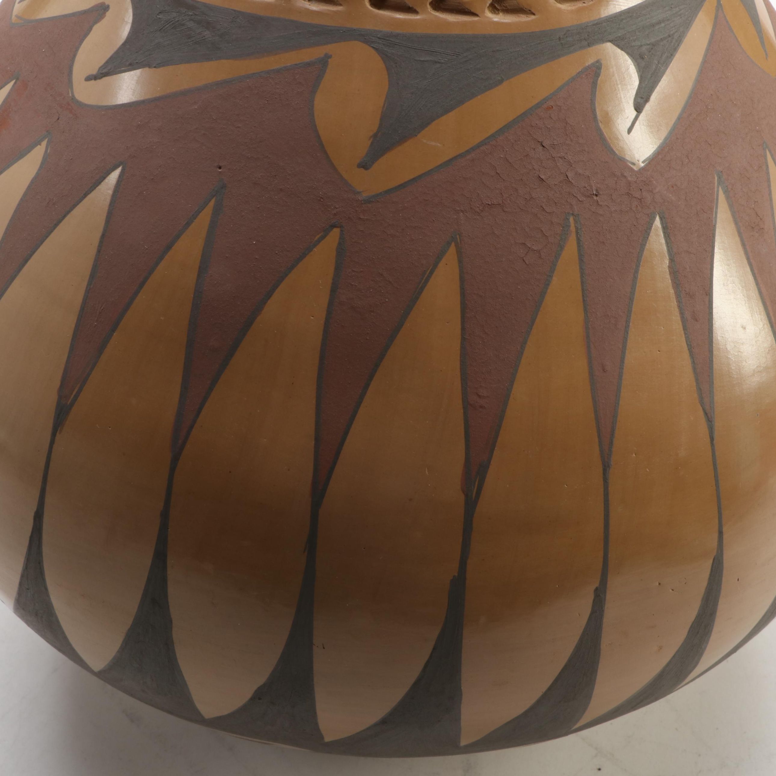 Nicolas Silveira Mata Ortiz Burnished Clay Olla