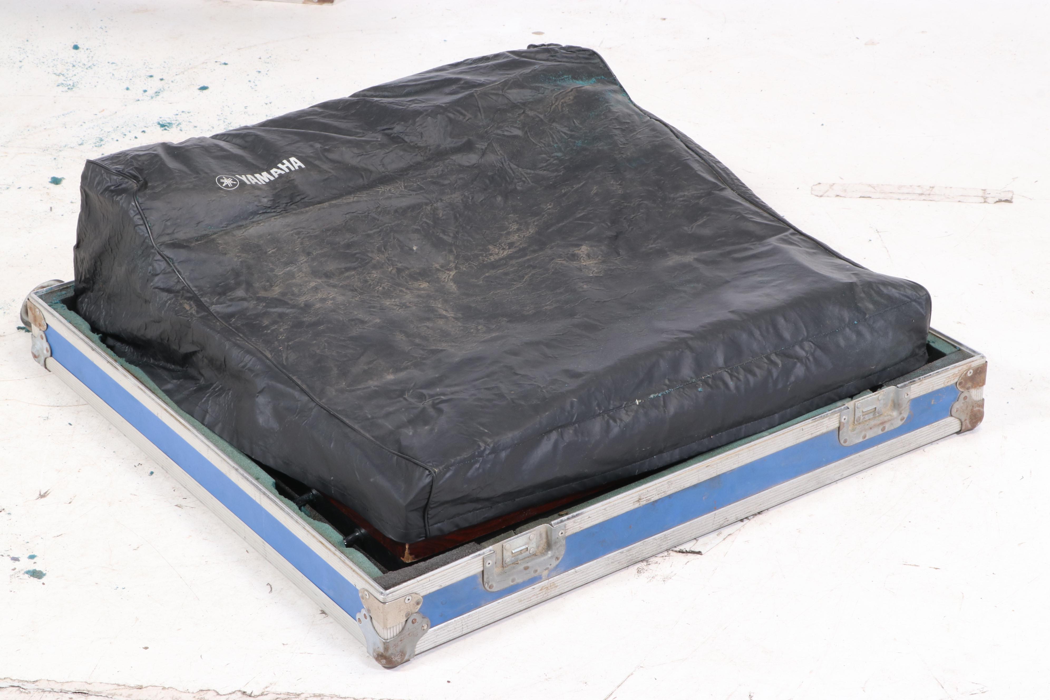 Yamaha PM-1000 16 Channel Mixing Console With Road Case